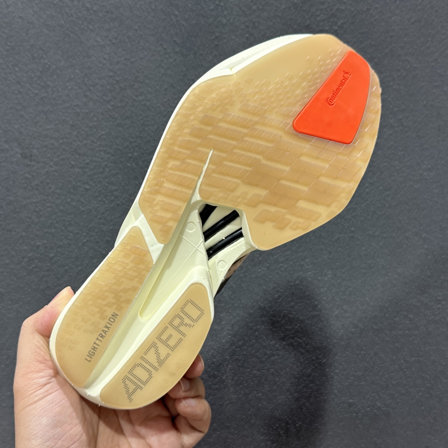 纯原真碳棒！adidAdizero Adios Pro 4 阿迪达斯马拉松跑步鞋 脏脏粉白 JR6367-731