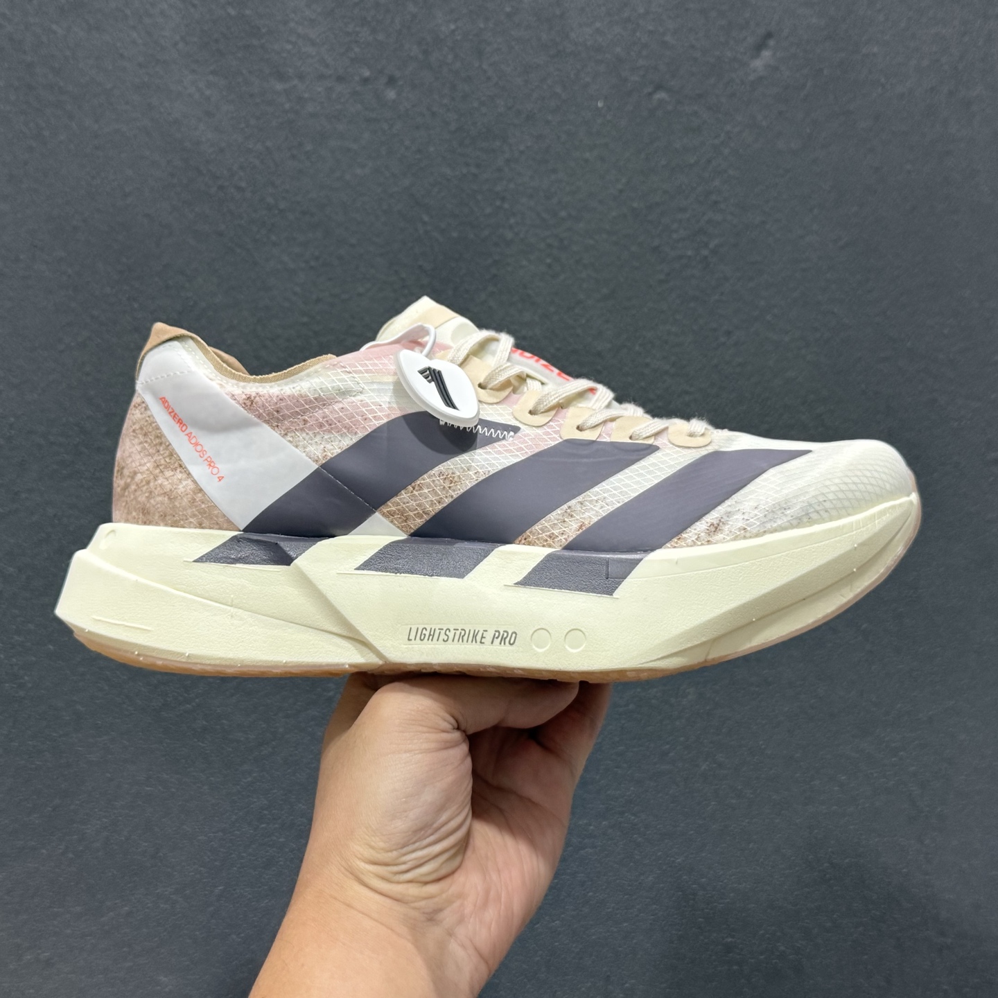 纯原真碳棒！adidAdizero Adios Pro 4 阿迪达斯马拉松跑步鞋 脏脏粉白 JR6367-731