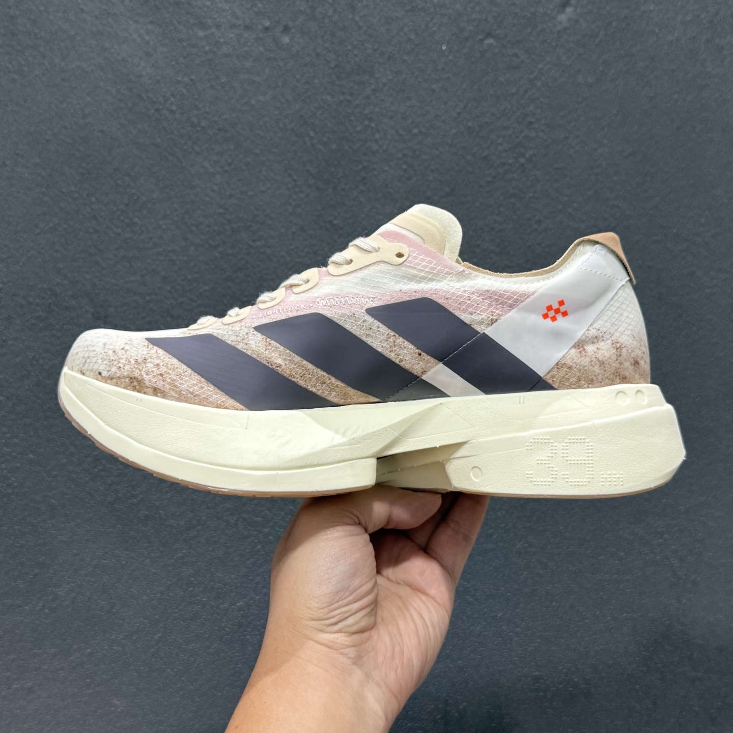 纯原真碳棒！adidAdizero Adios Pro 4 阿迪达斯马拉松跑步鞋 脏脏粉白 JR6367-731