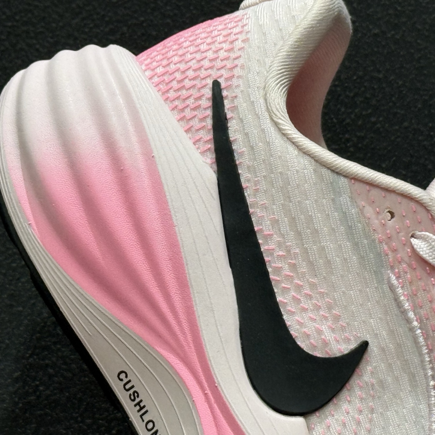 Nike Zoom VOMERO 耐克 舒适减震防滑 低帮跑步鞋全掌ReactX泡绵中底 YC2661-008 Nike Zoom VOMERO 耐克 舒适减震防滑 低帮跑步鞋全掌ReactX泡绵中底 YC2661-008