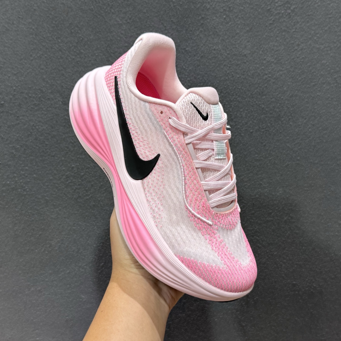 Nike Zoom VOMERO 耐克 舒适减震防滑 低帮跑步鞋全掌ReactX泡绵中底 YC2661-008 Nike Zoom VOMERO 耐克 舒适减震防滑 低帮跑步鞋全掌ReactX泡绵中底 YC2661-008