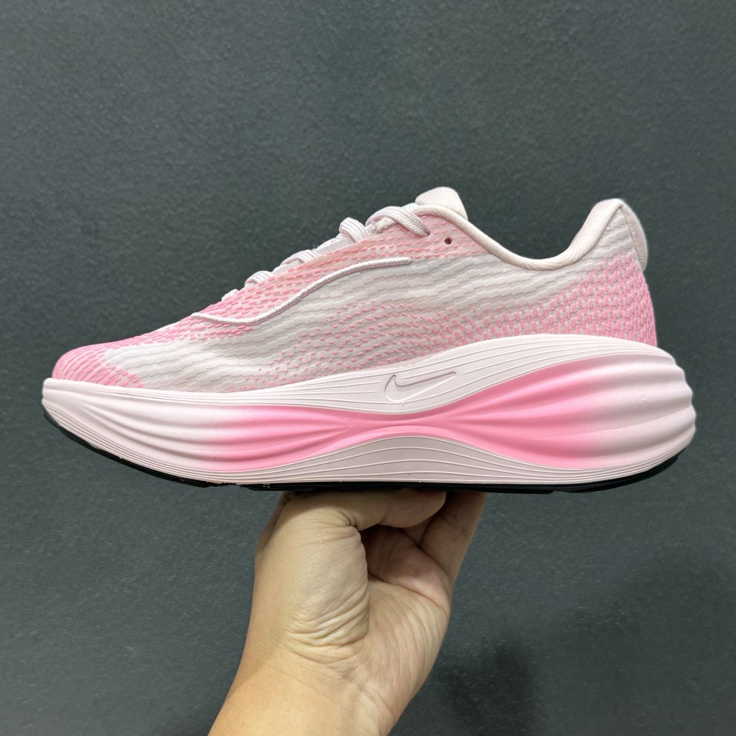 Nike Zoom VOMERO 耐克 舒适减震防滑 低帮跑步鞋全掌ReactX泡绵中底 YC2661-008 Nike Zoom VOMERO 耐克 舒适减震防滑 低帮跑步鞋全掌ReactX泡绵中底 YC2661-008