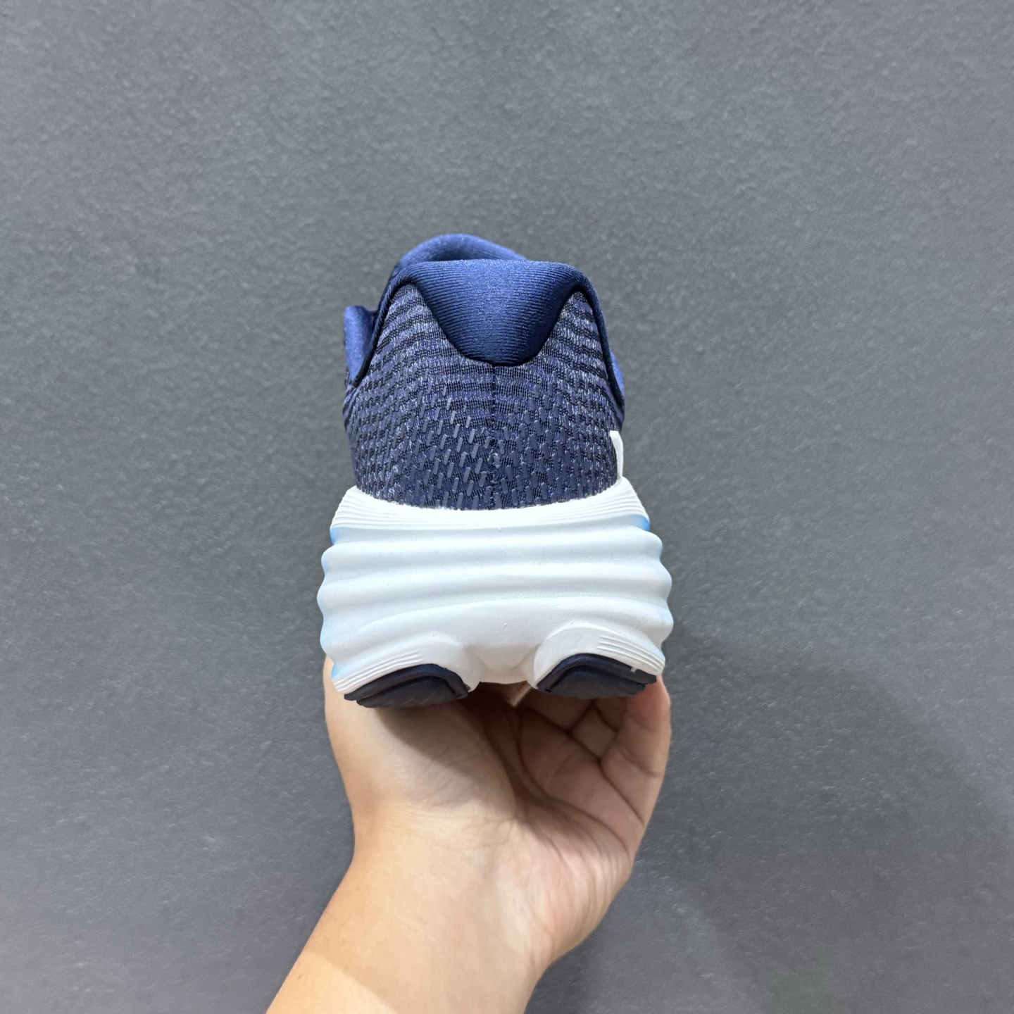 Nike Zoom VOMERO 耐克 舒适减震防滑 低帮跑步鞋全掌ReactX泡绵中底 YC2661-004