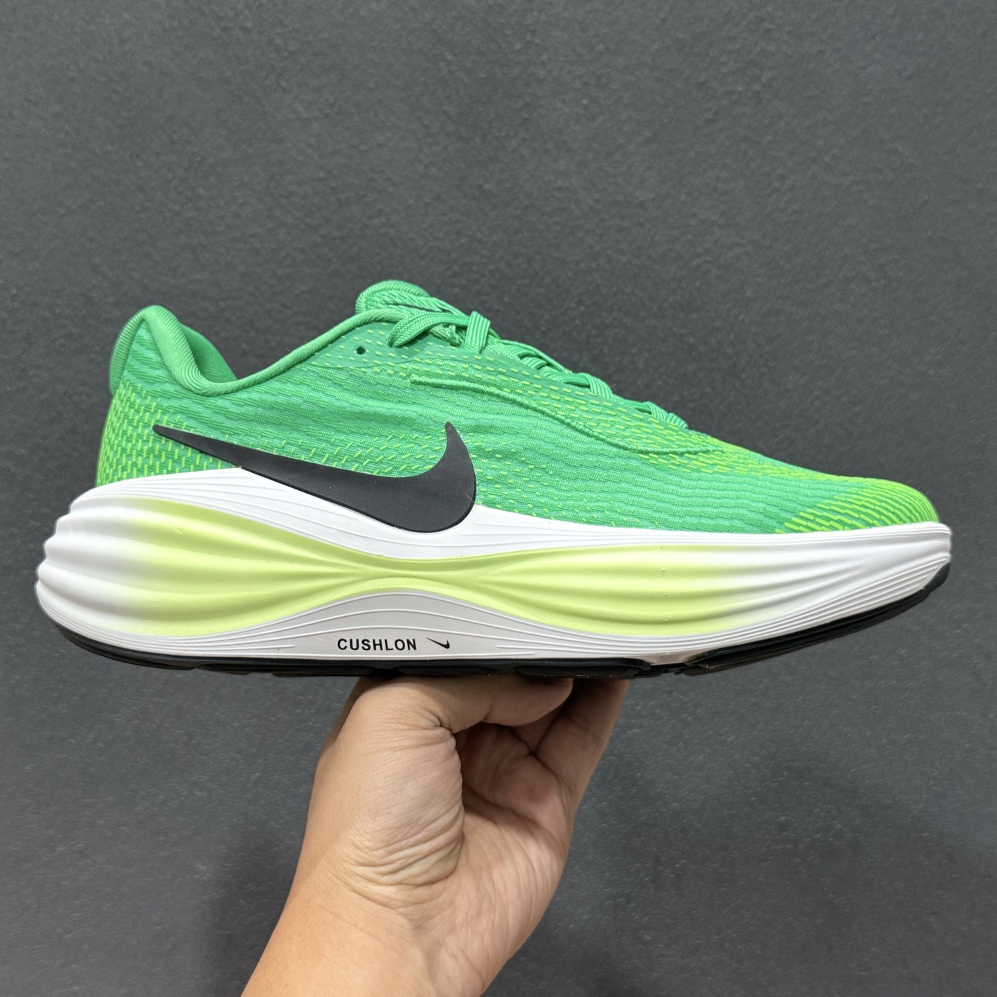 Nike Zoom VOMERO 耐克 舒适减震防滑 低帮跑步鞋全掌ReactX泡绵中底 YC2661-009