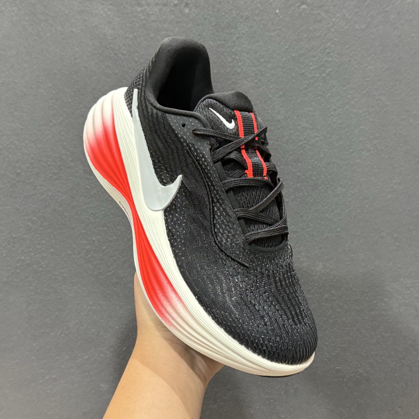 Nike Zoom VOMERO 耐克 舒适减震防滑 低帮跑步鞋 YC2661-003 Nike Zoom VOMERO 耐克 舒适减震防滑 低帮跑步鞋 YC2661-003