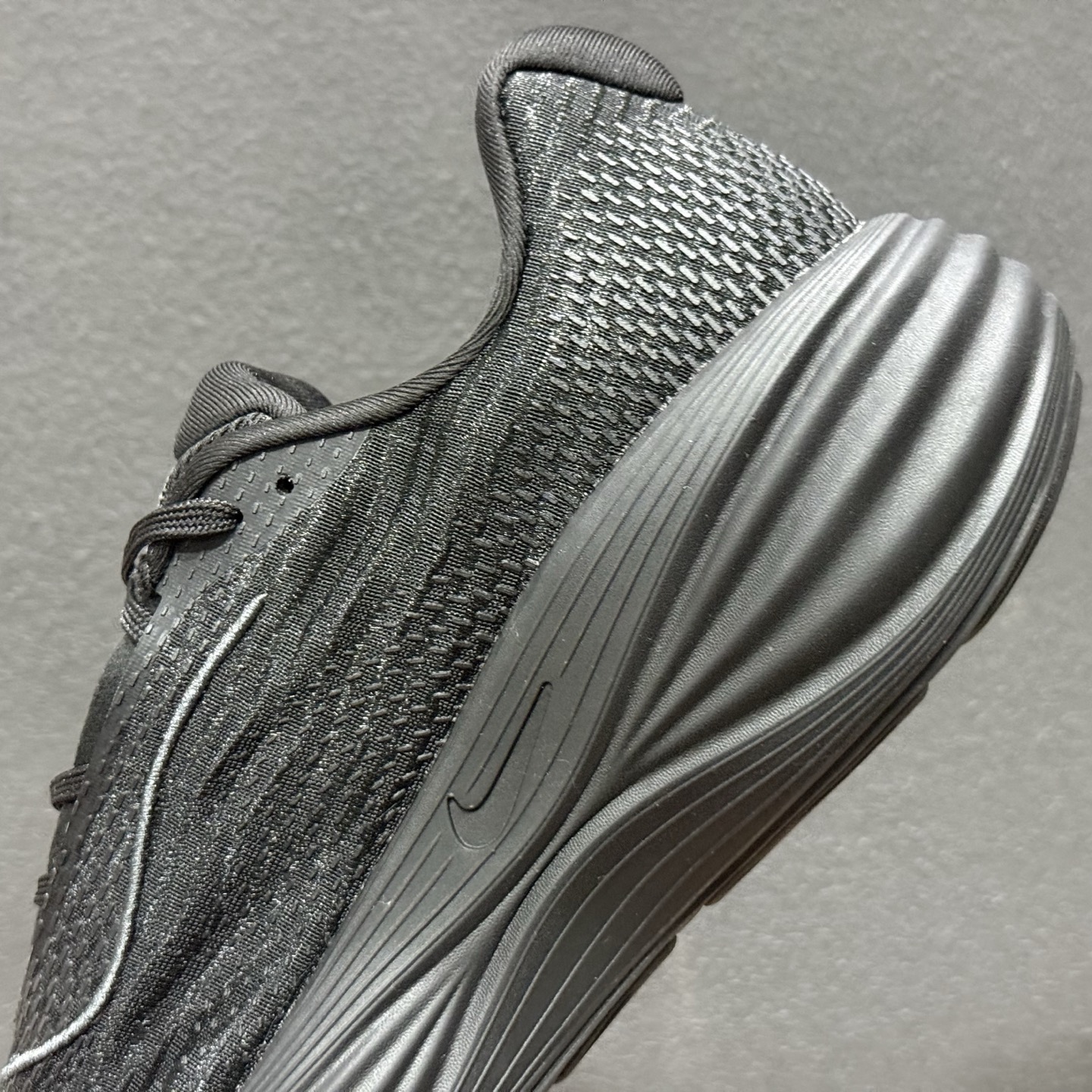 Nike Zoom VOMERO 耐克 舒适减震防滑 低帮跑步鞋 YC2661-002