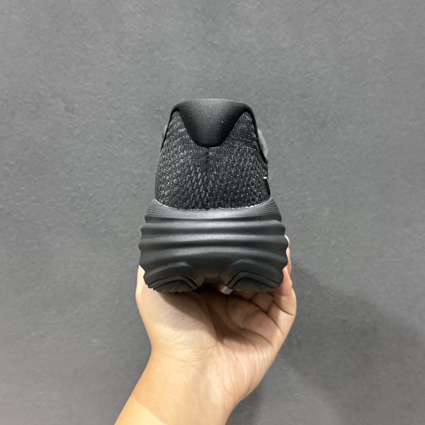 Nike Zoom VOMERO 耐克 舒适减震防滑 低帮跑步鞋 YC2661-002