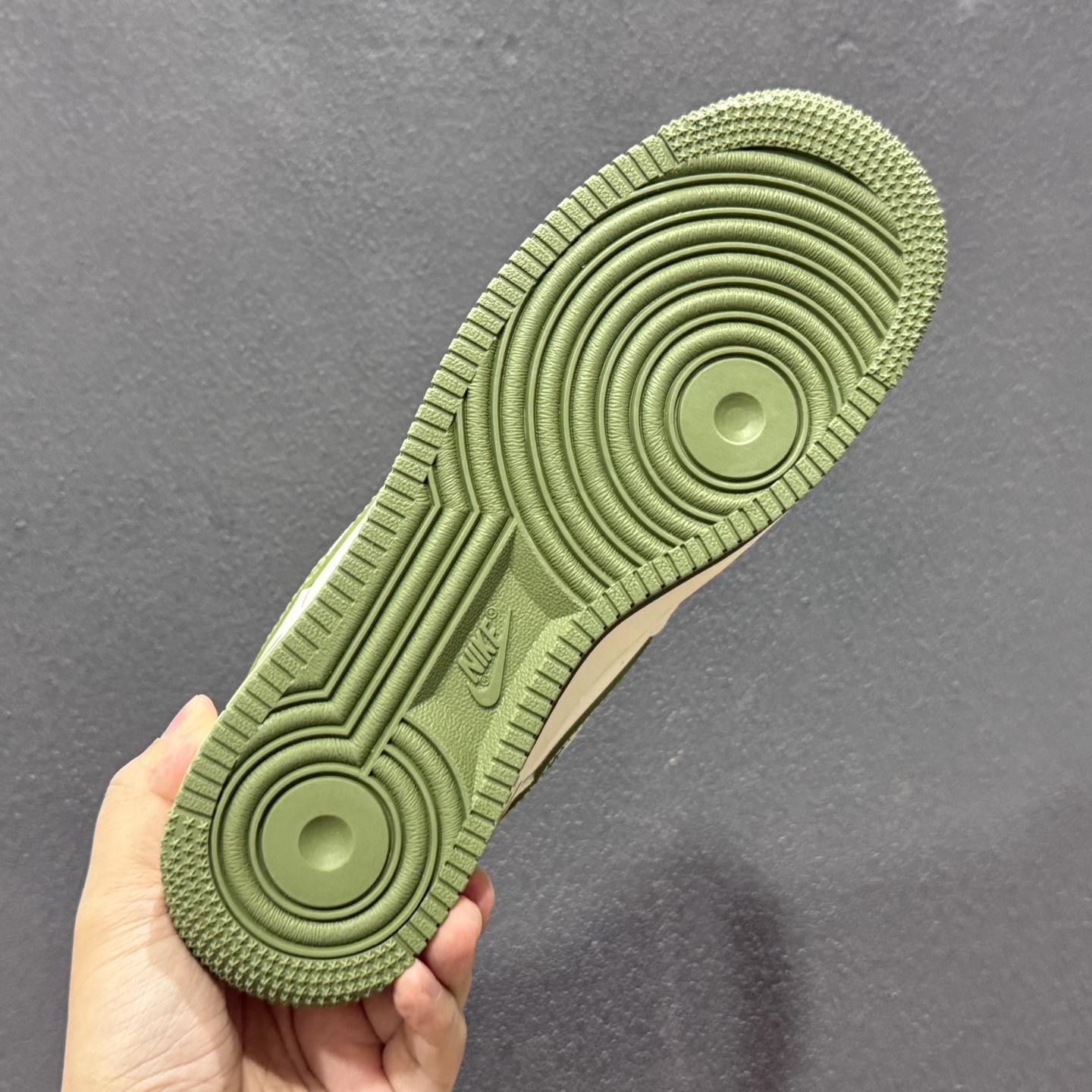 Nike Air Force 1 '07 Low “Supreme联名——米红织标绿勾”空军一号 低帮 运动鞋 QW5606-273