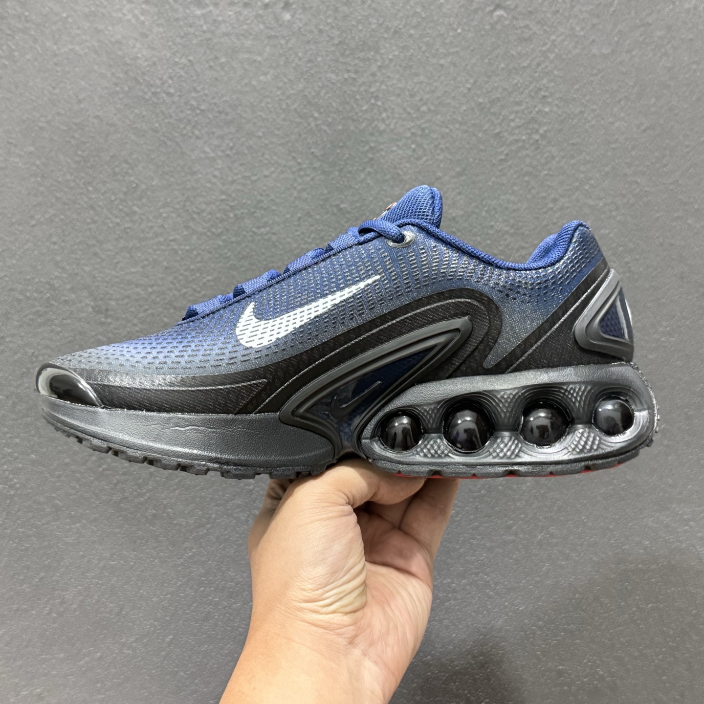 Nike Air Max Dn 舒适简约减震防滑 低帮跑步鞋 II7633-400