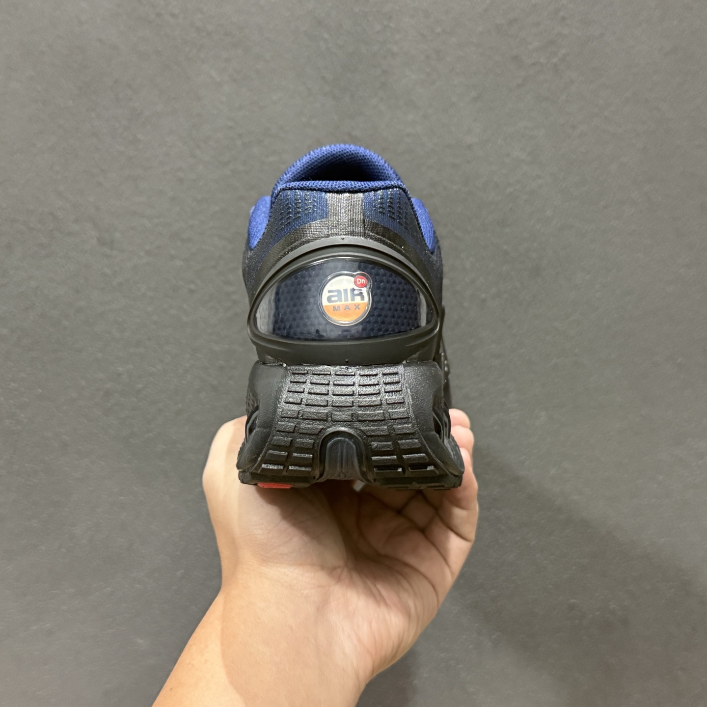 Nike Air Max Dn 舒适简约减震防滑 低帮跑步鞋 II7633-400