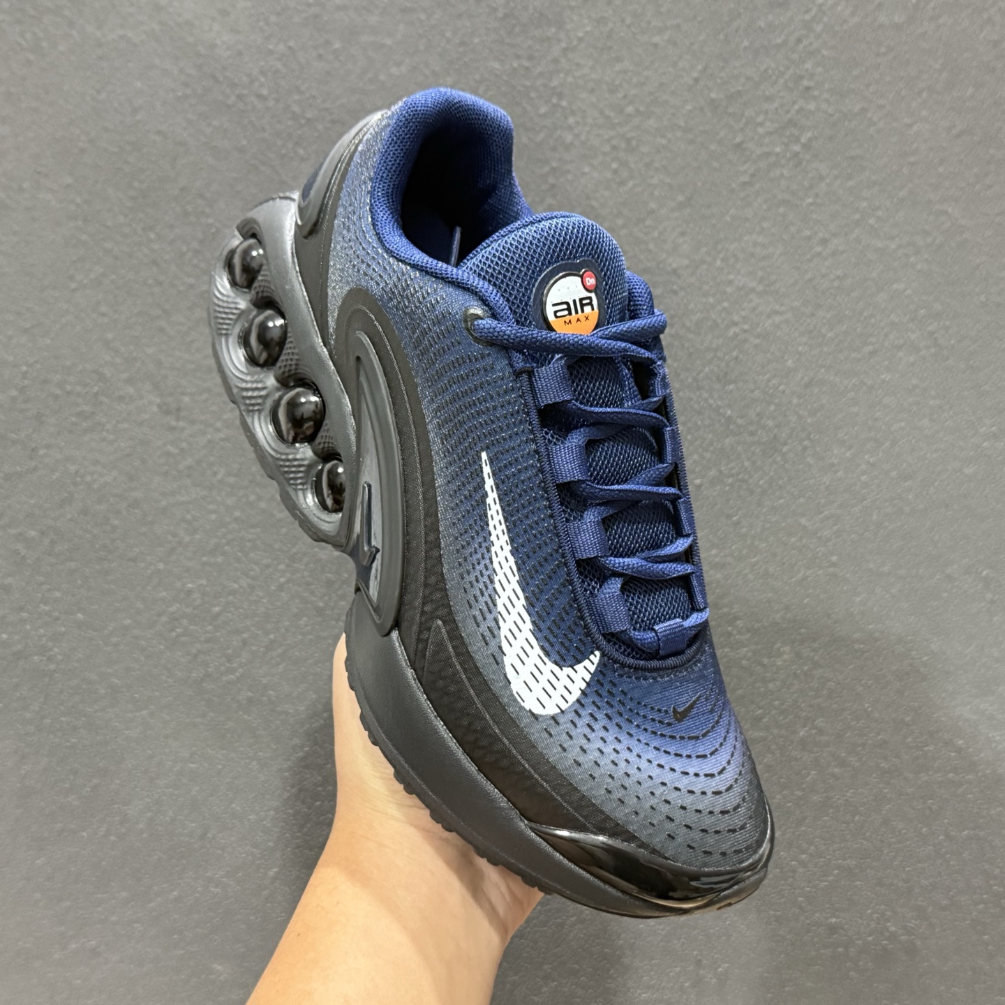 Nike Air Max Dn 舒适简约减震防滑 低帮跑步鞋 II7633-400