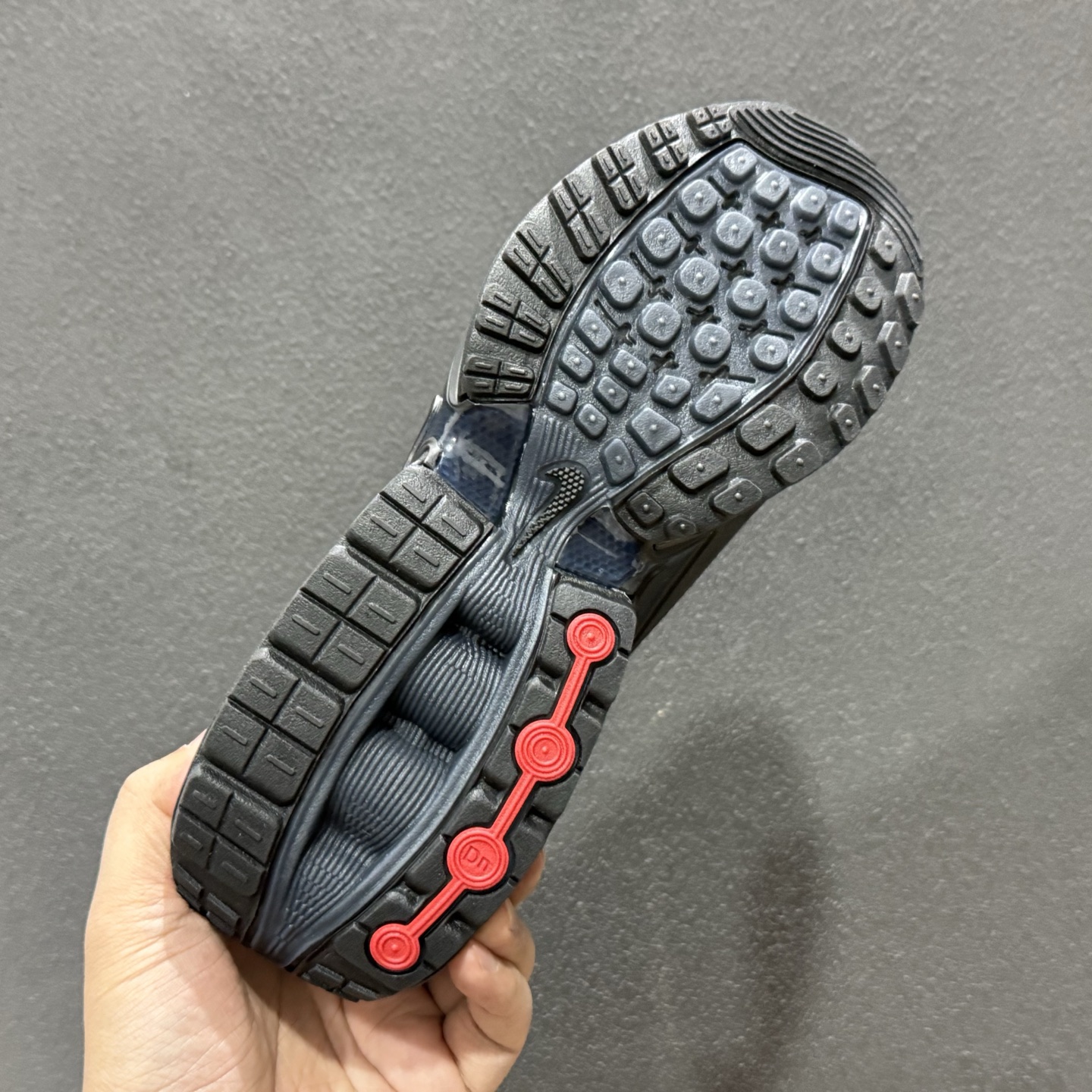 Nike Air Max Dn 舒适简约减震防滑 低帮跑步鞋 II7633-400