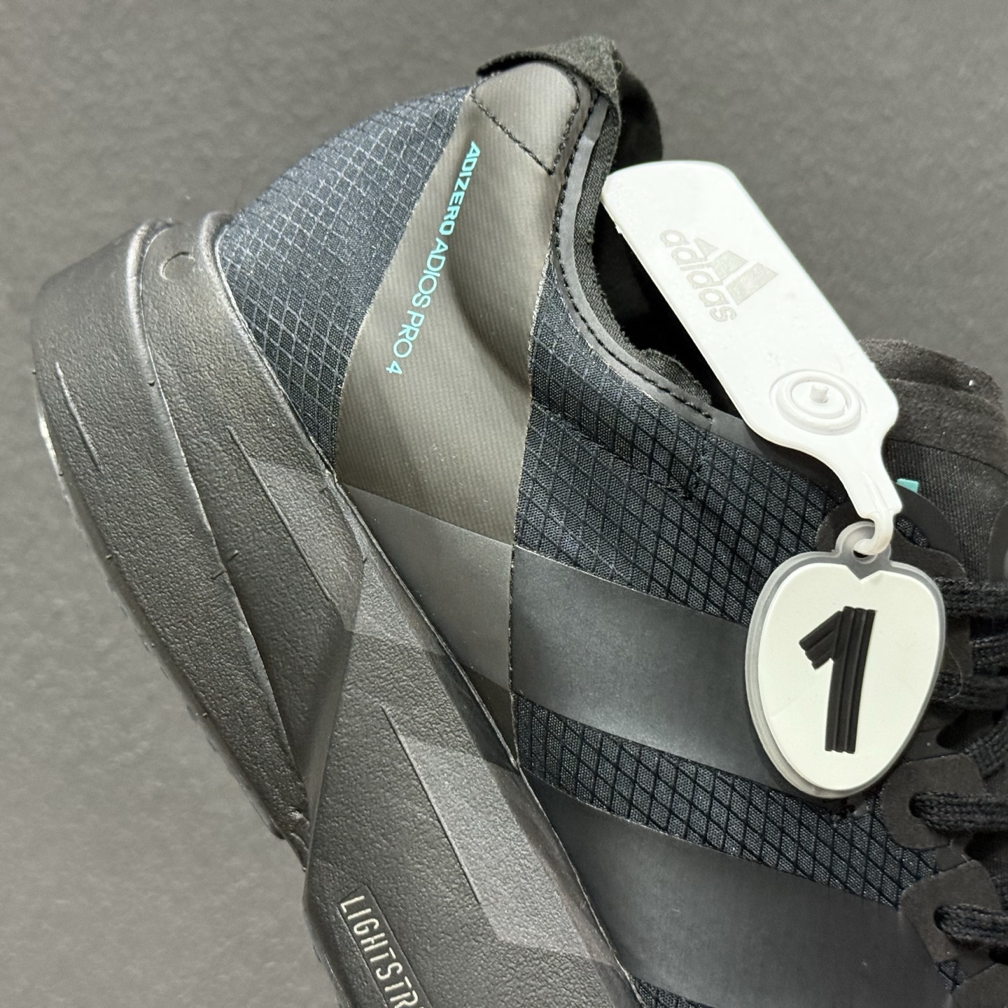 纯原真碳棒！adidAdizero Adios Pro 4 阿迪达斯马拉松跑步鞋 HQ7411-111