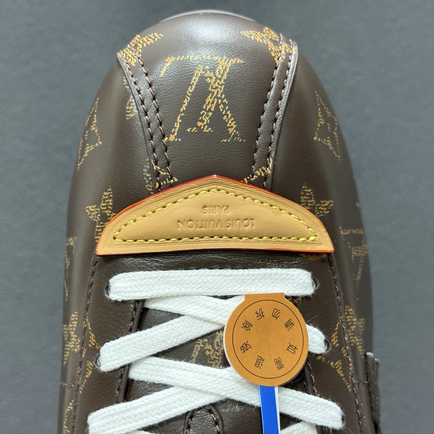 380 Lv 驴牌 x Nigo Buttersoft FW25 白色 联名款舒适柔软黄油休闲运动鞋 2417171