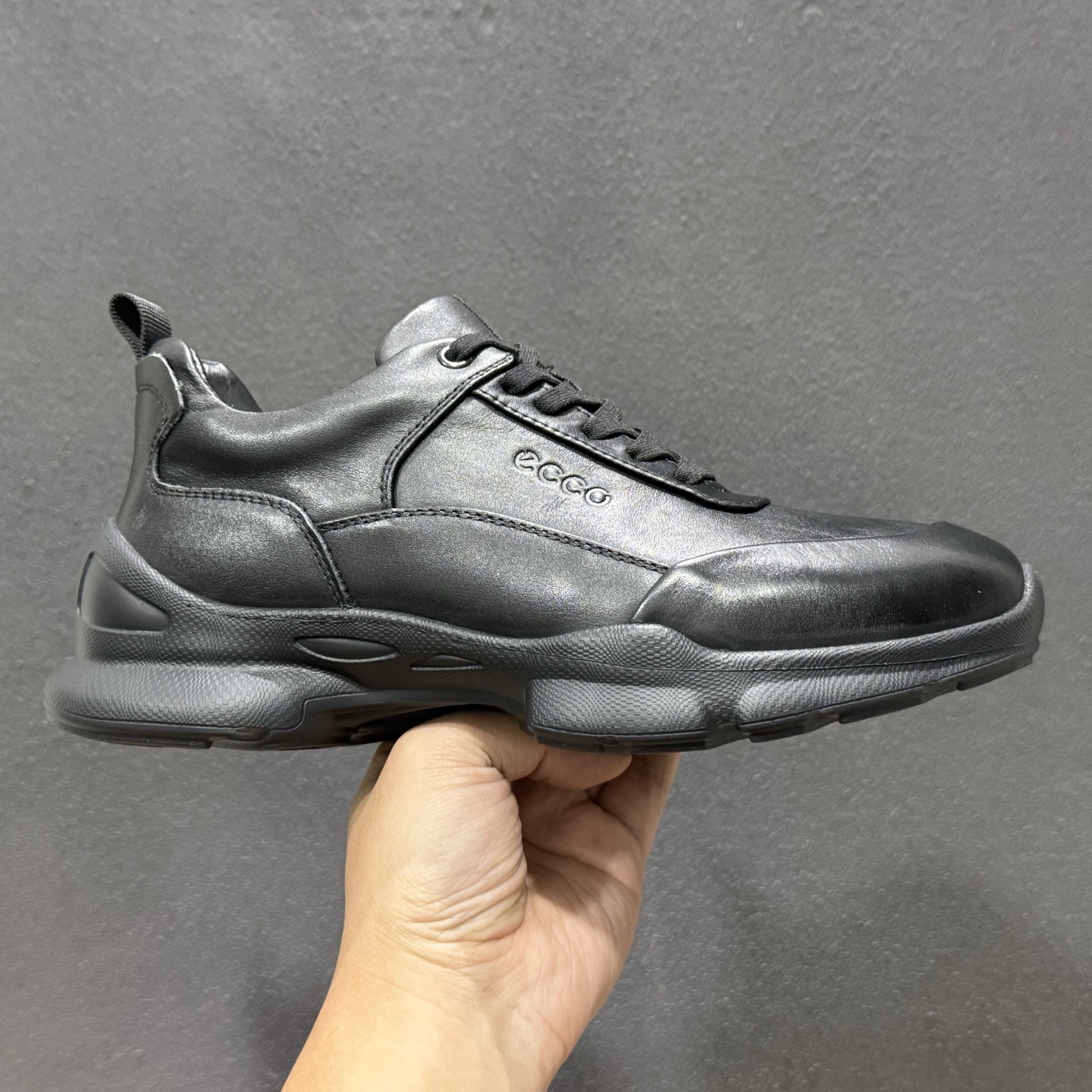 ECCO爱步运动鞋男透气轻便防滑缓震牛皮跑鞋健步BIOMC系列全新品质 ECCO爱步运动鞋男透气轻便防滑缓震牛皮跑鞋健步BIOMC系列全新品质