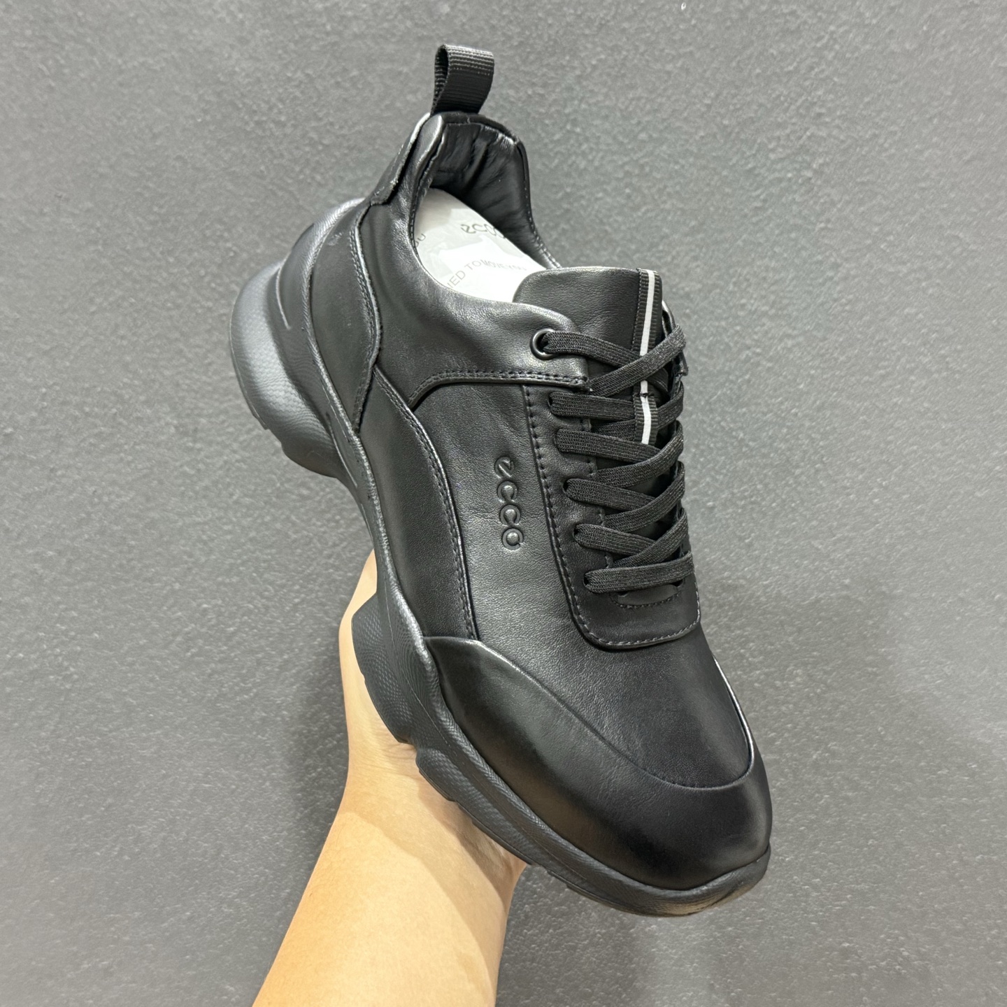 ECCO爱步运动鞋男透气轻便防滑缓震牛皮跑鞋健步BIOMC系列全新品质 ECCO爱步运动鞋男透气轻便防滑缓震牛皮跑鞋健步BIOMC系列全新品质