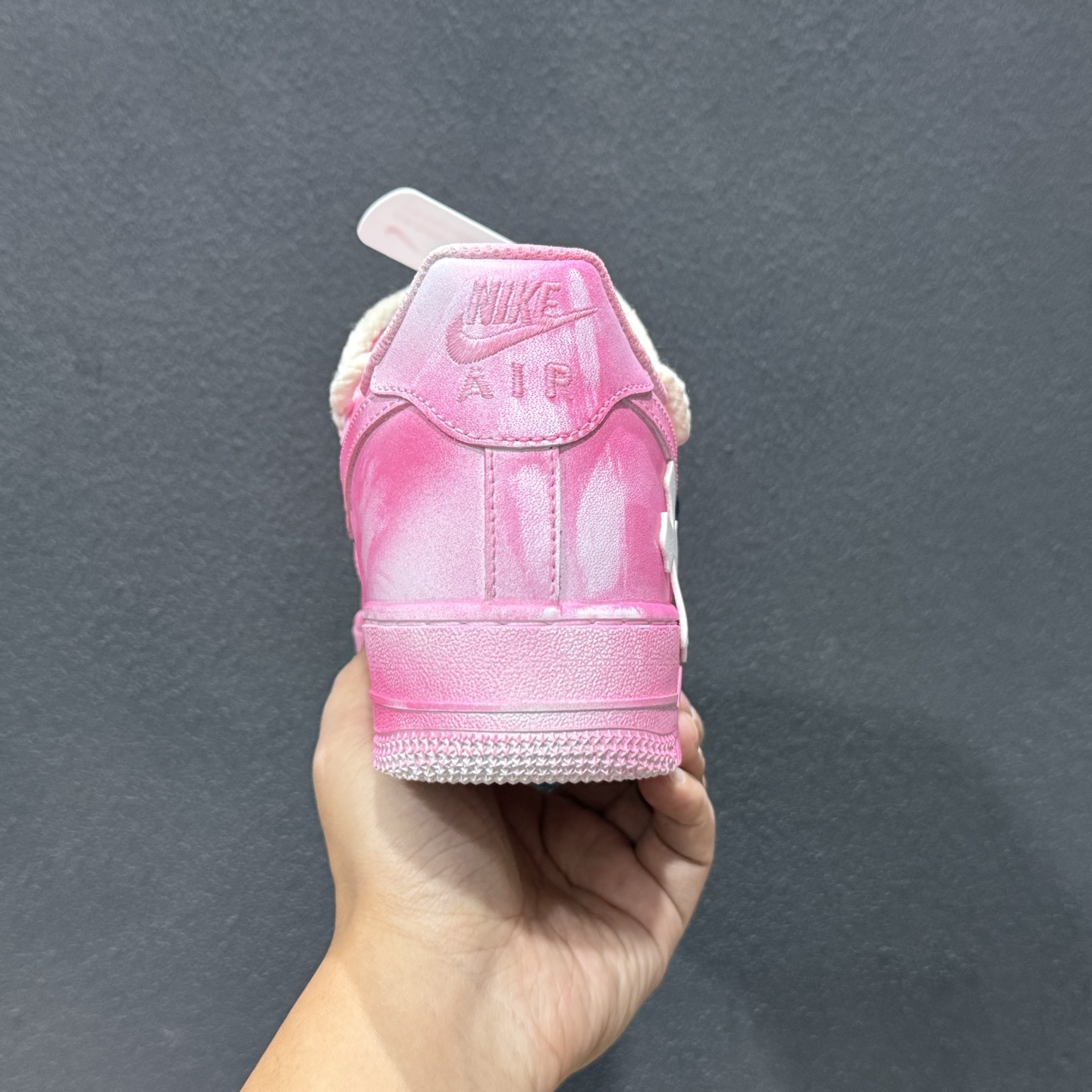 “粉攻克罗”订制空军一号板鞋 DX0788-001