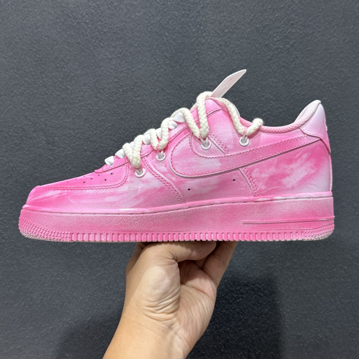 “粉攻克罗”订制空军一号板鞋 DX0788-001