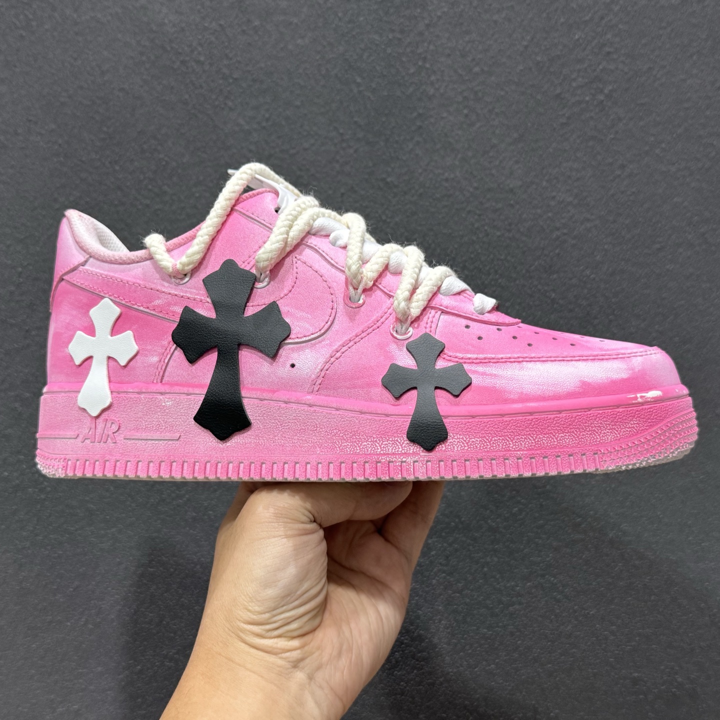 “粉攻克罗”订制空军一号板鞋 DX0788-001