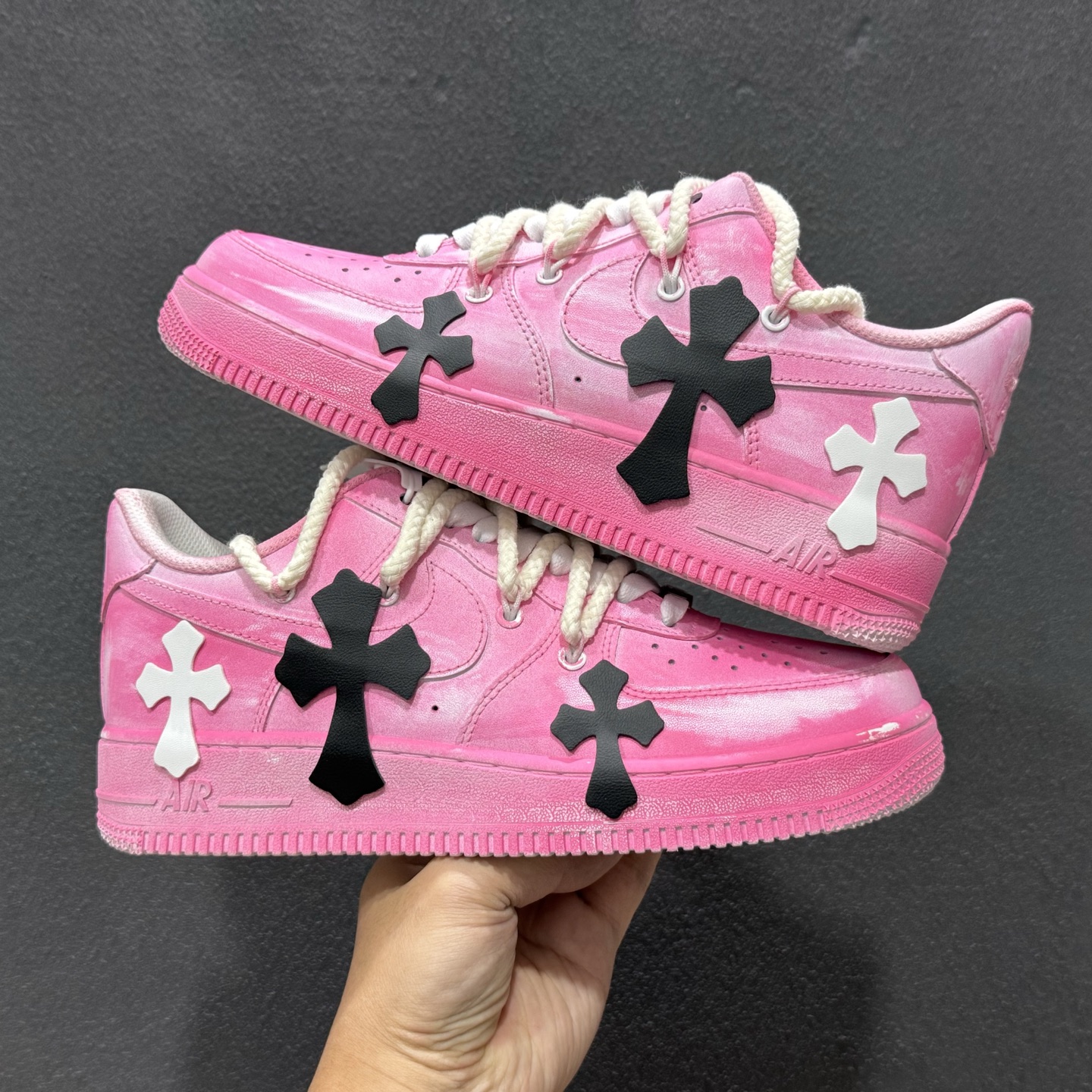 “粉攻克罗”订制空军一号板鞋 DX0788-001