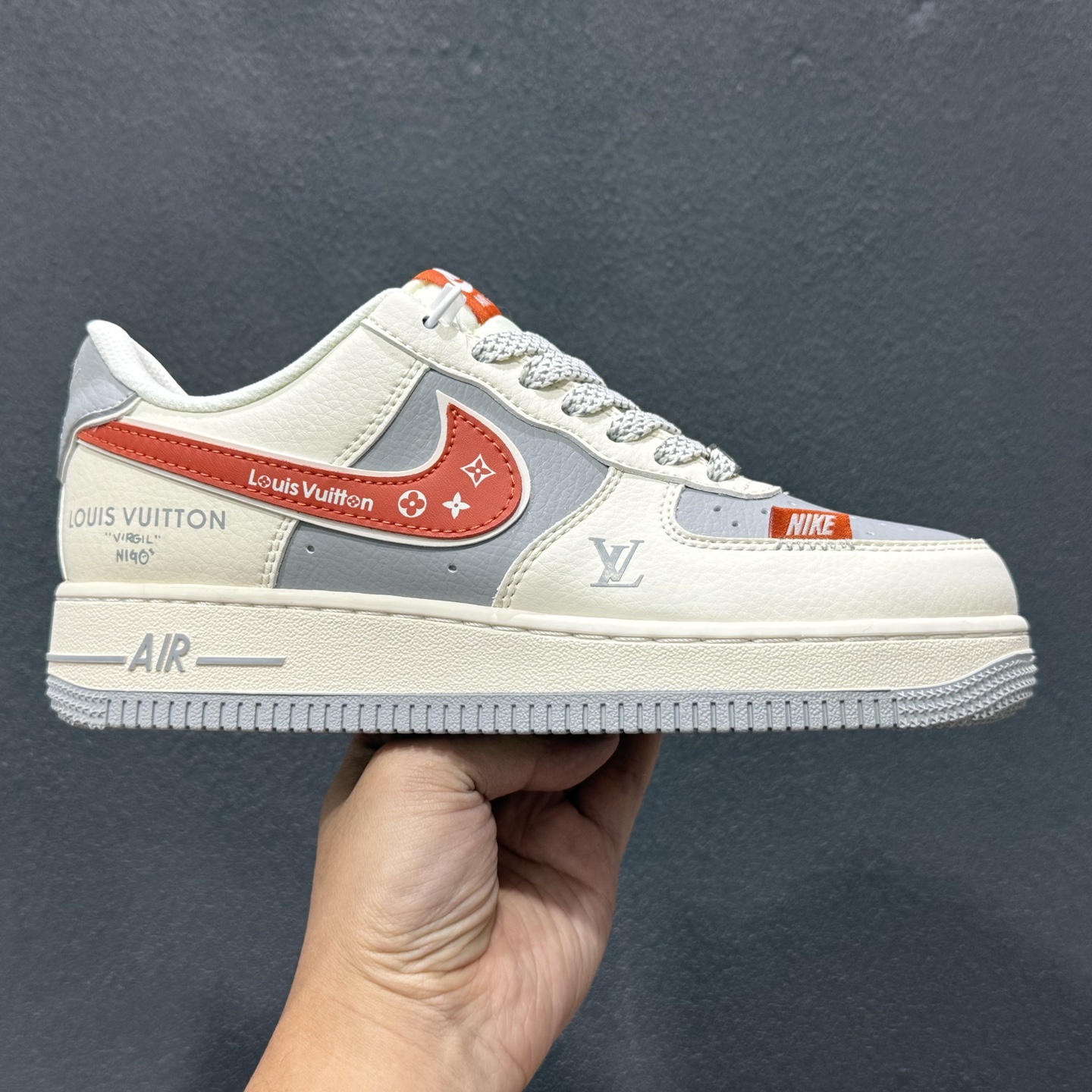 NIke Air Force 1 ’07 Low “LV联名-米灰红拼接”空军一号 JP8028-070 NIke Air Force 1 ’07 Low “LV联名-米灰红拼接”空军一号 JP8028-070