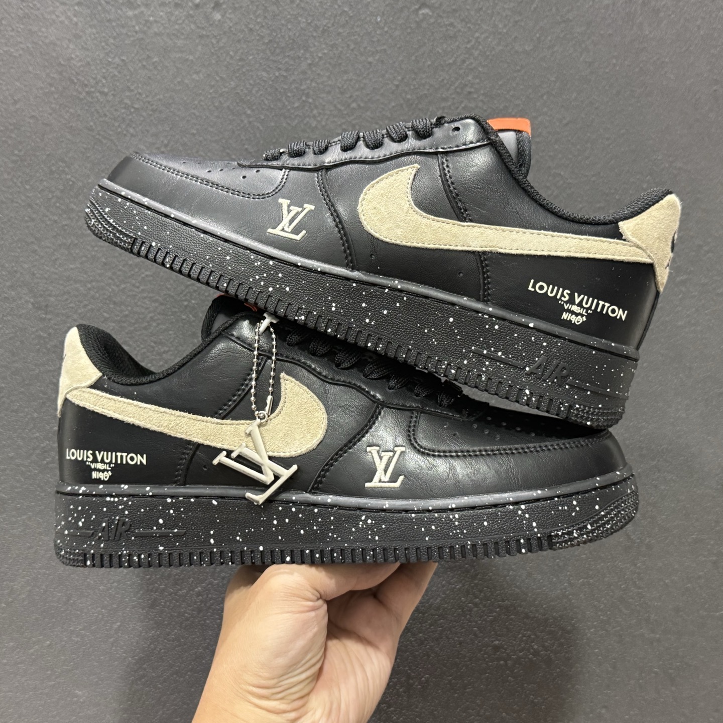 NIke Air Force 1 '07 Low “LV联名--墨黑星点” 空军一号低帮 NH0601-586 NIke Air Force 1 '07 Low “LV联名--墨黑星点” 空军一号低帮 NH0601-586