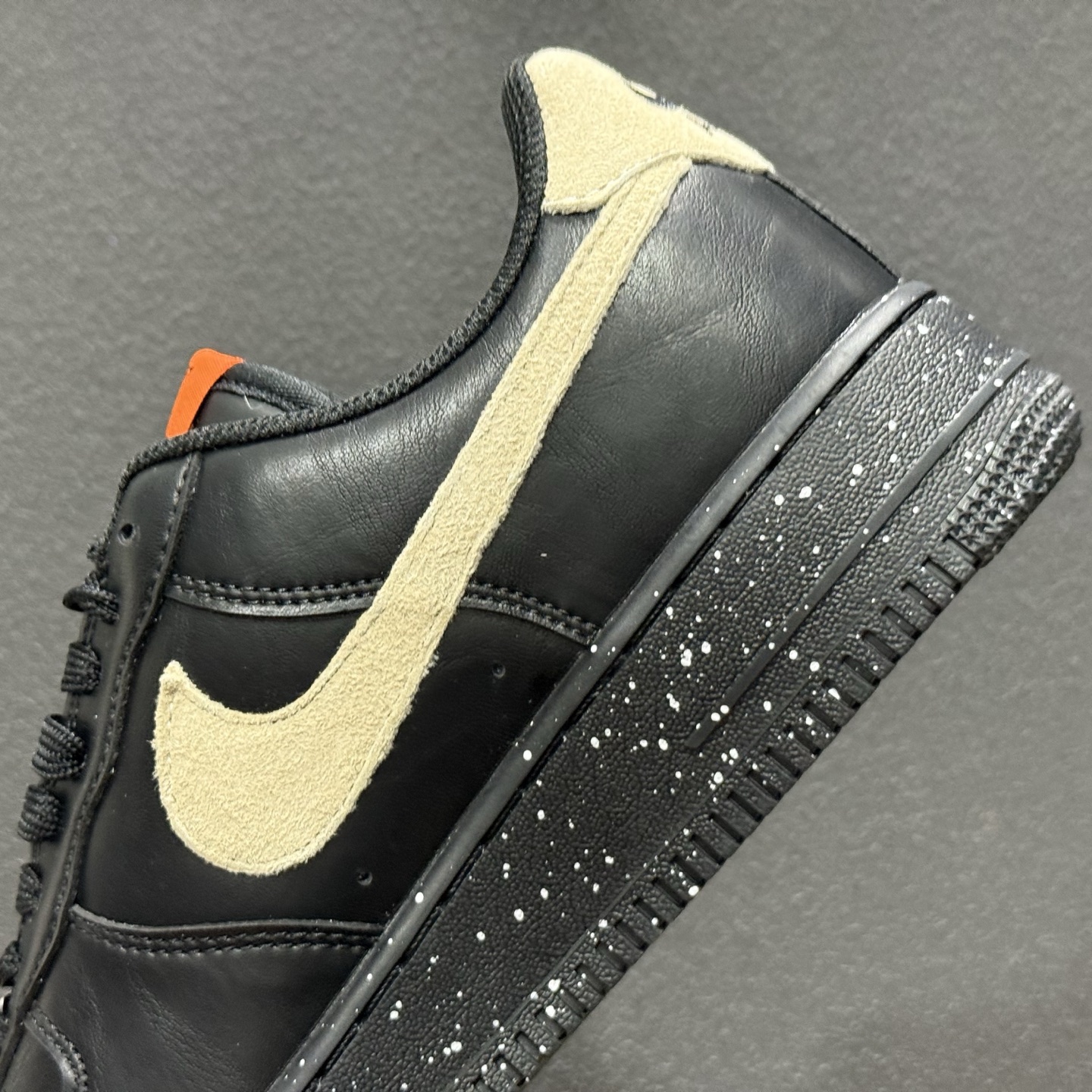 NIke Air Force 1 '07 Low “LV联名--墨黑星点” 空军一号低帮 NH0601-586 NIke Air Force 1 '07 Low “LV联名--墨黑星点” 空军一号低帮 NH0601-586
