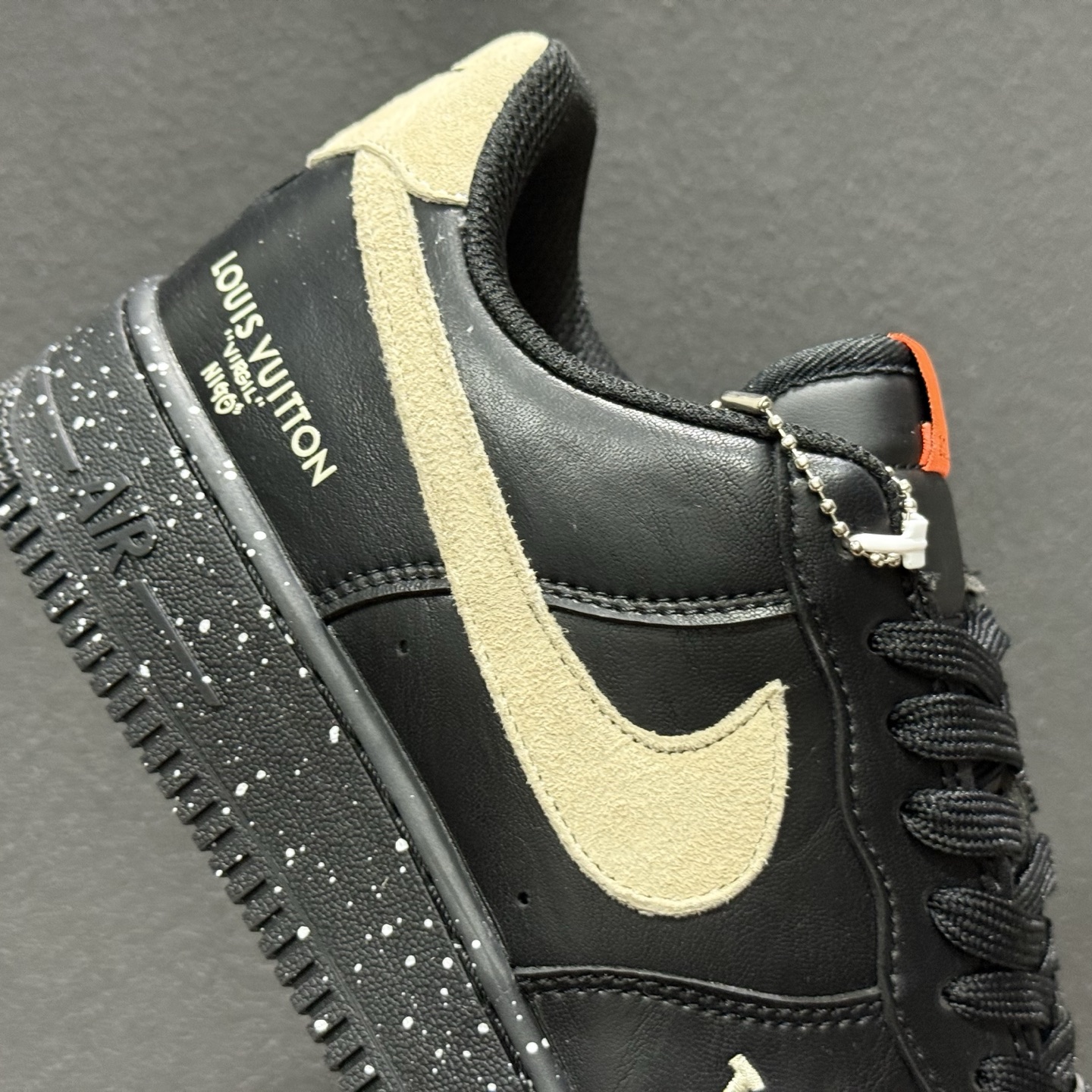 NIke Air Force 1 '07 Low “LV联名--墨黑星点” 空军一号低帮 NH0601-586 NIke Air Force 1 '07 Low “LV联名--墨黑星点” 空军一号低帮 NH0601-586