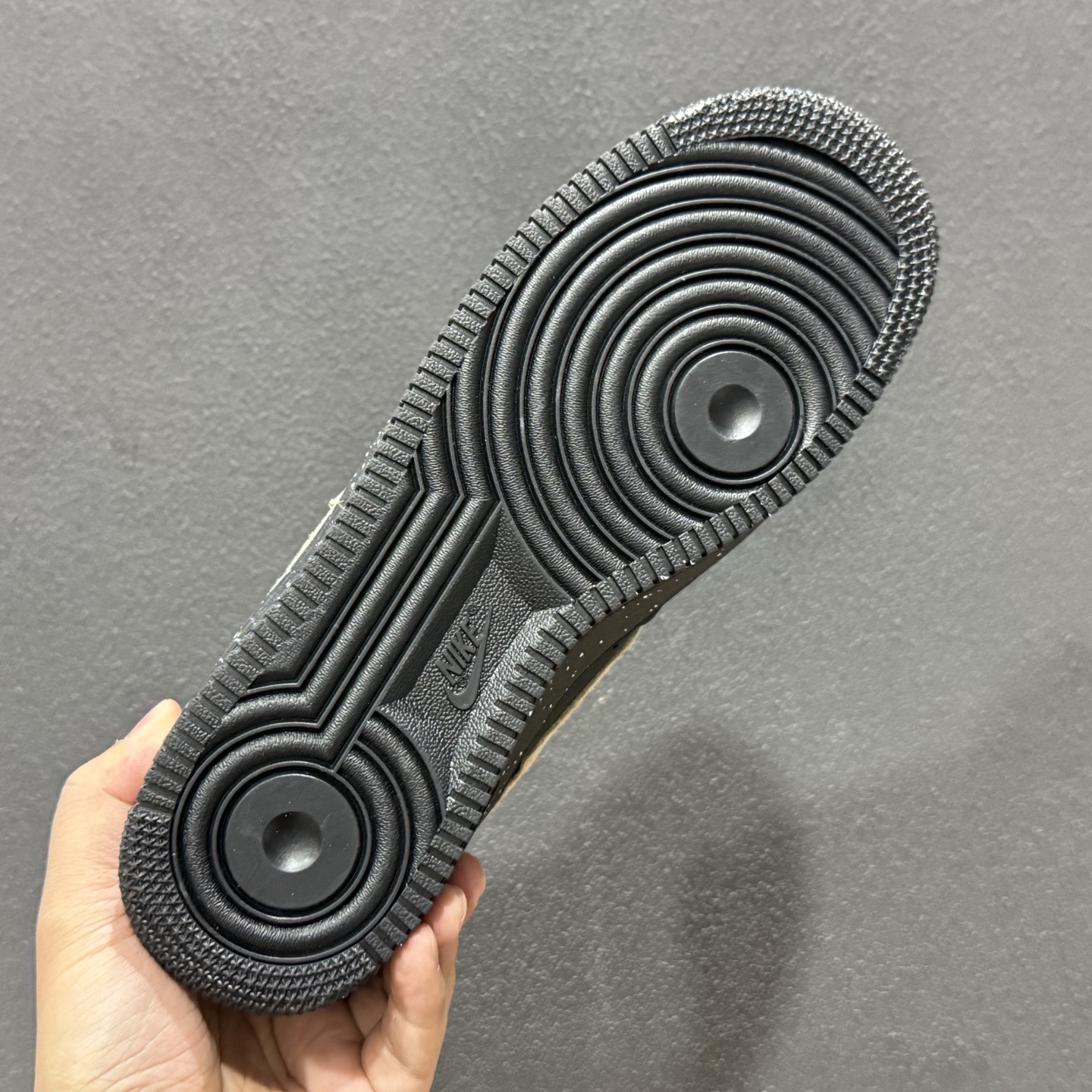 NIke Air Force 1 '07 Low “LV联名--墨黑星点” 空军一号低帮 NH0601-586 NIke Air Force 1 '07 Low “LV联名--墨黑星点” 空军一号低帮 NH0601-586