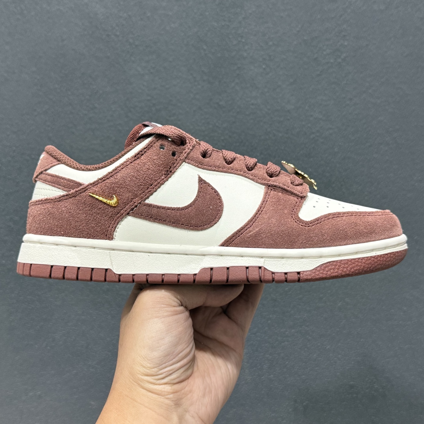 Nike SB Dunk Low 马年 深棕白低 帮休闲板鞋 IB4417-104