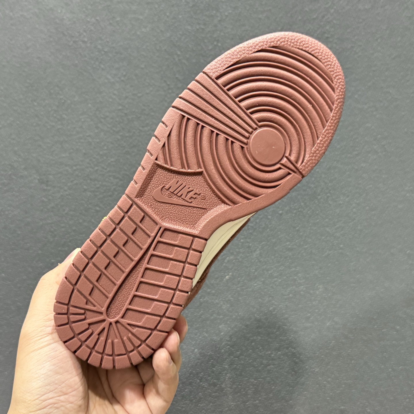 Nike SB Dunk Low 马年 深棕白低 帮休闲板鞋 IB4417-104