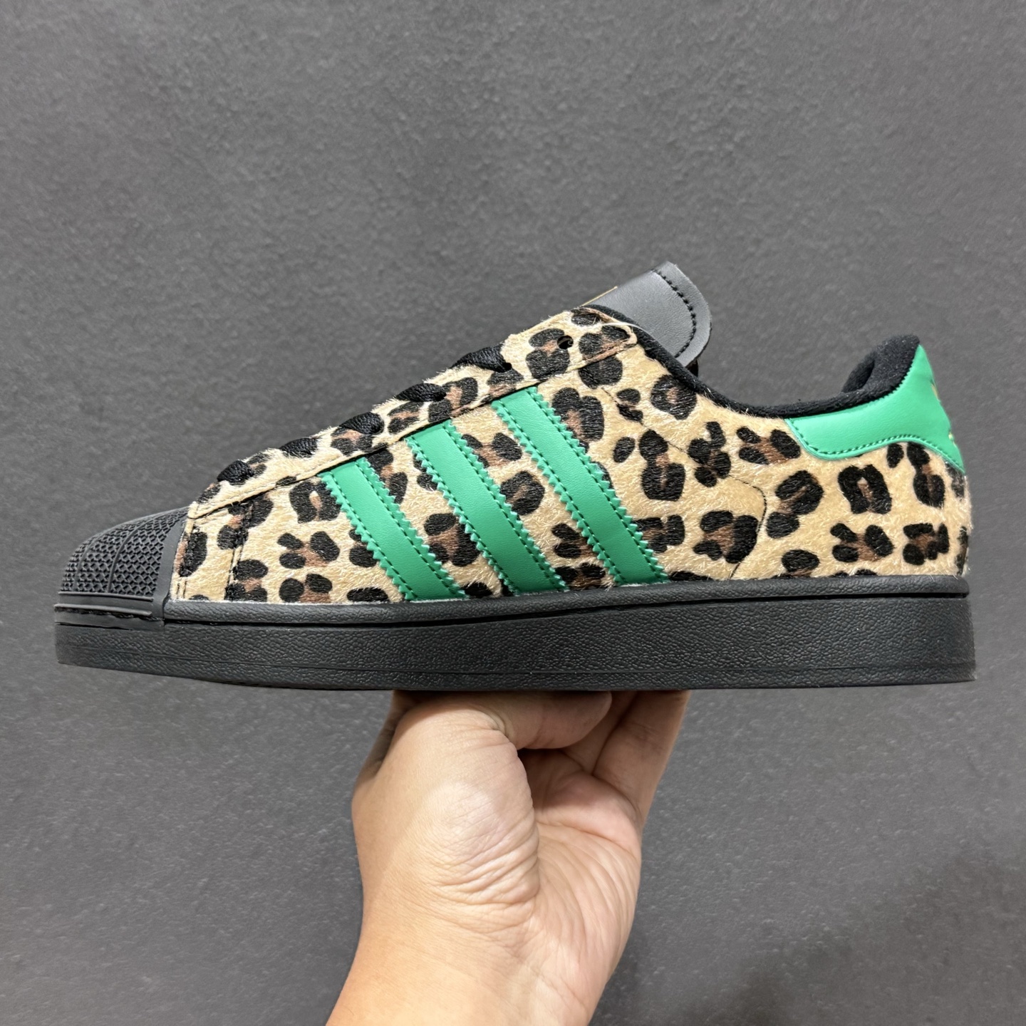 新款出货 原装 AD AD Originals Superstar贝壳头 JP8165-21 新款出货 原装 AD AD Originals Superstar贝壳头 JP8165-21