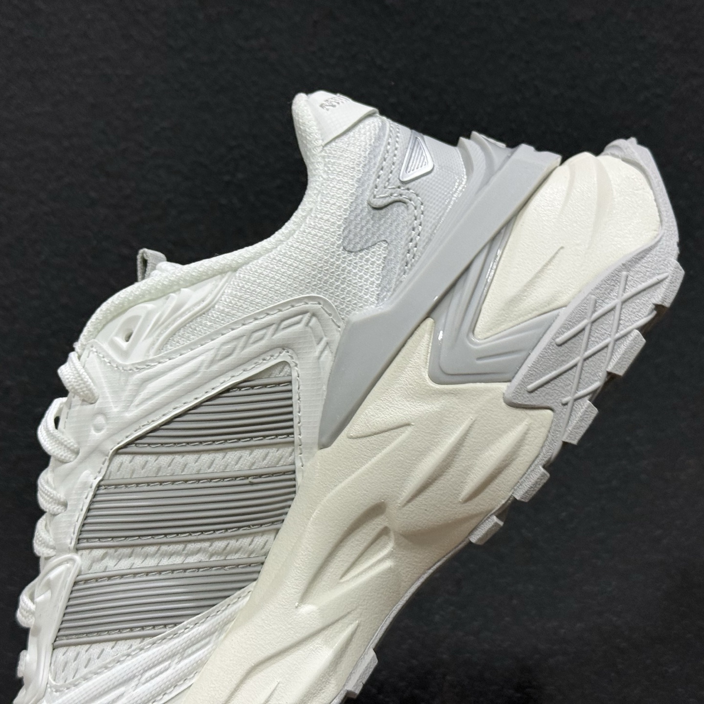 XS版AdidXLG StoEdge 阿迪复古透气休闲老爹鞋 JQ4083-219