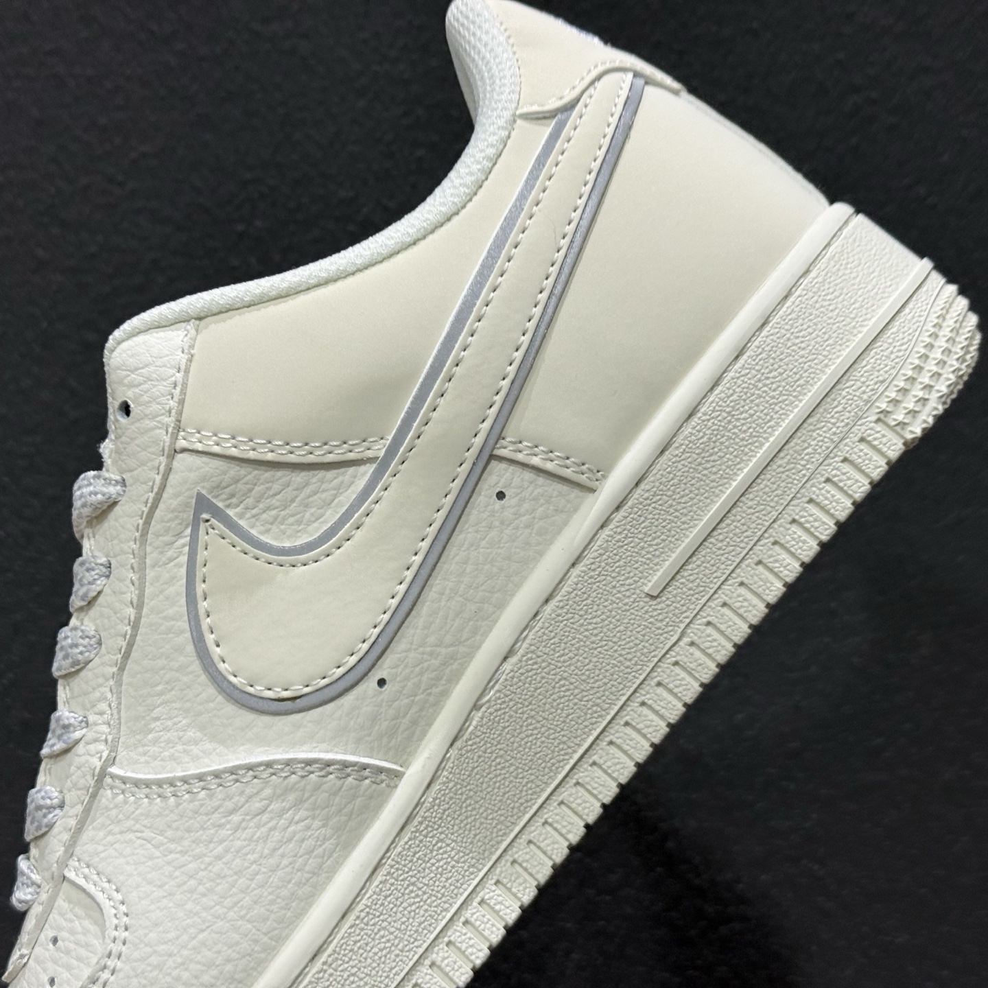 NIke Air Force 1 ‘07 Low 联名款 空军一号低帮 运动鞋 休闲鞋 CS5288-058 NIke Air Force 1 ‘07 Low 联名款 空军一号低帮 运动鞋 休闲鞋 CS5288-058