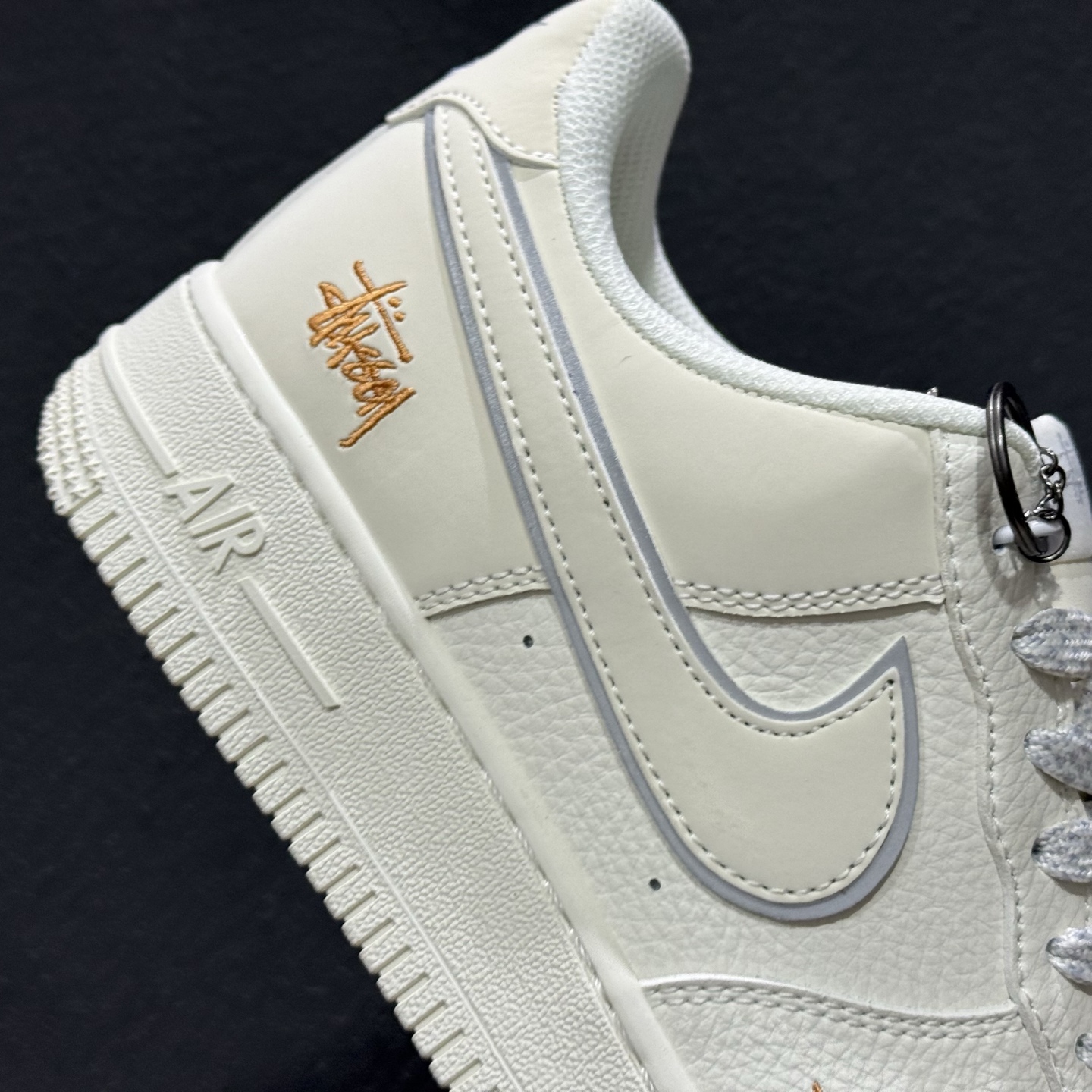 NIke Air Force 1 ‘07 Low 联名款 空军一号低帮 运动鞋 休闲鞋 CS5288-058 NIke Air Force 1 ‘07 Low 联名款 空军一号低帮 运动鞋 休闲鞋 CS5288-058