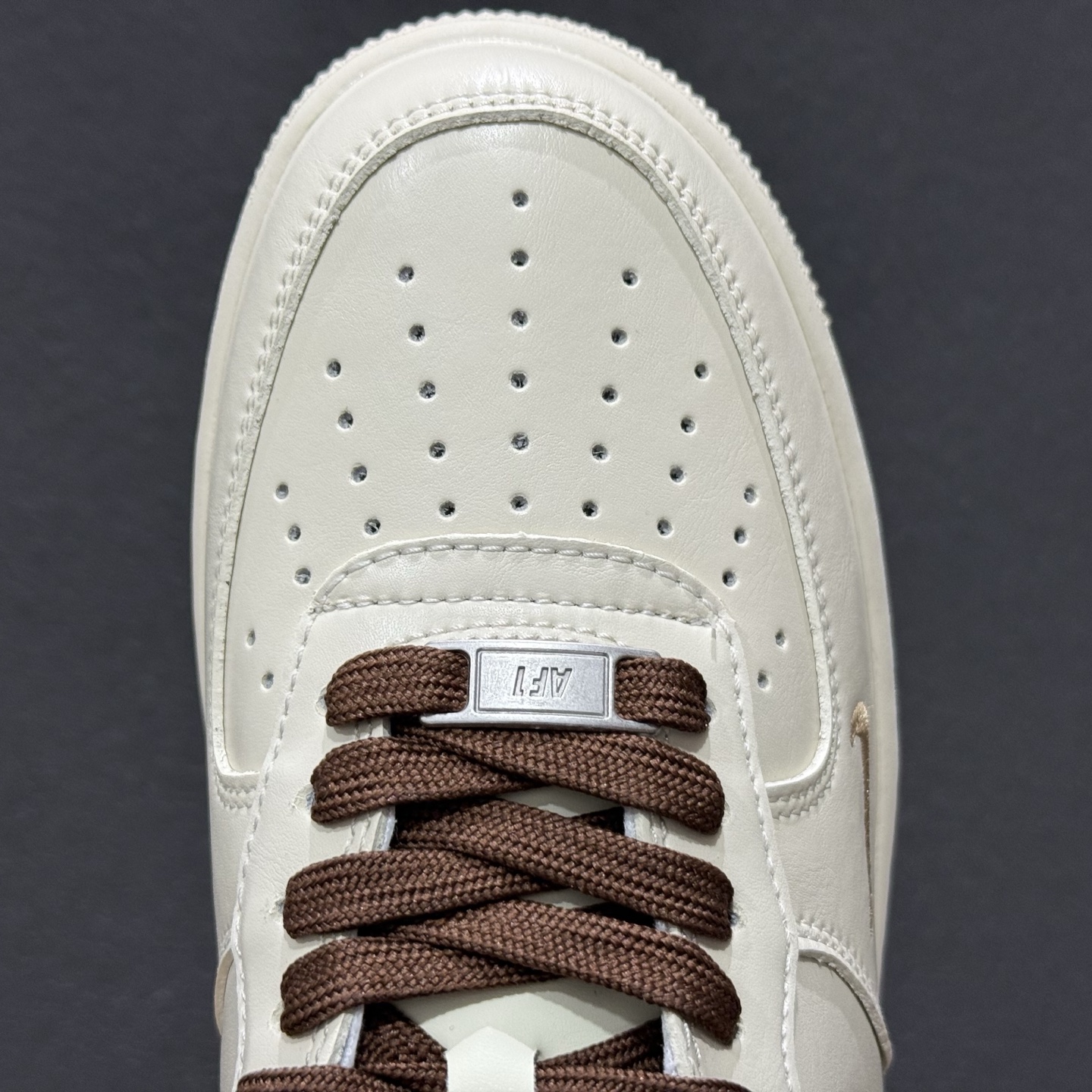NIke Air Force 1 '07 Low 奶咖白棕三小勾 空军一号低帮 运动鞋 NH0601-584