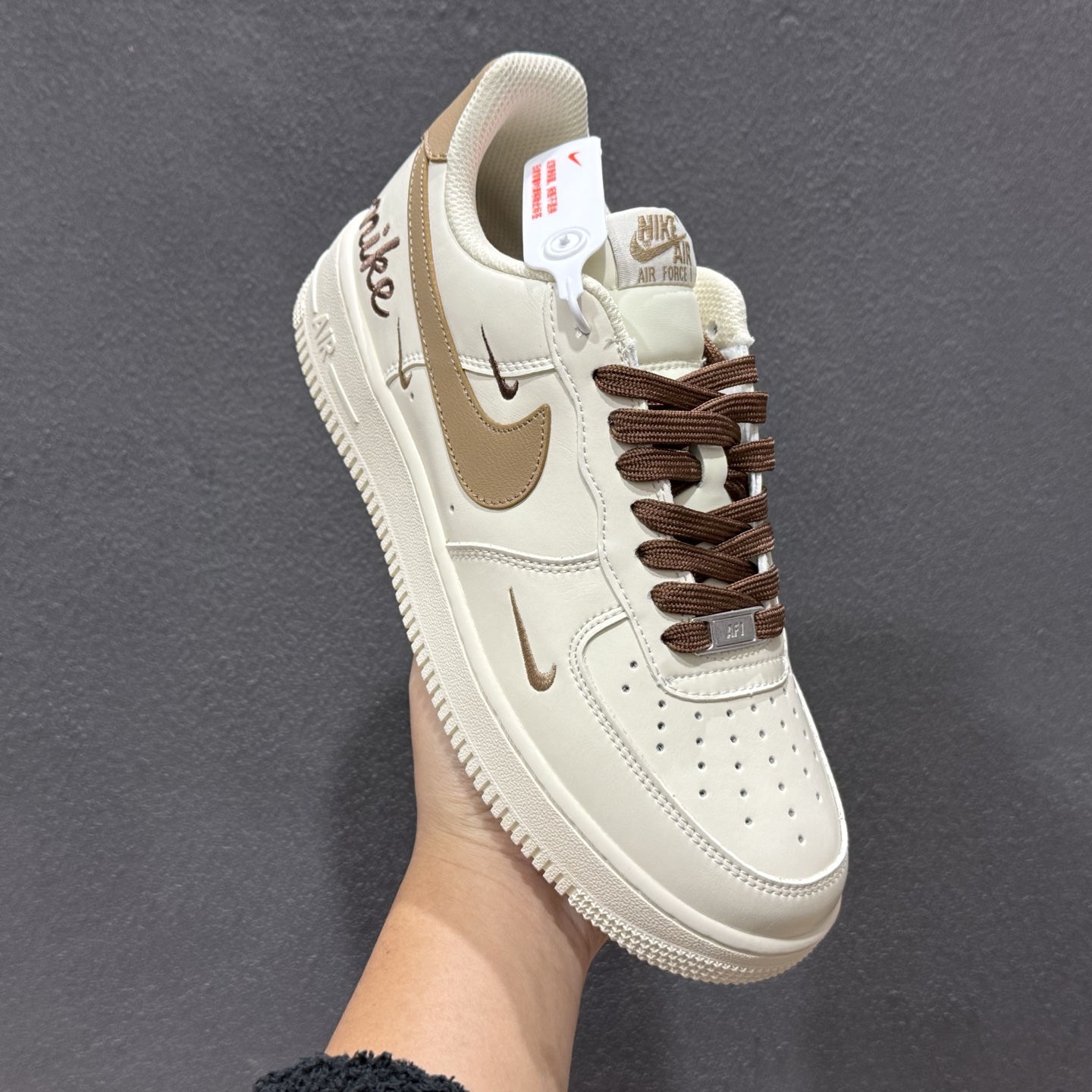 NIke Air Force 1 '07 Low 奶咖白棕三小勾 空军一号低帮 运动鞋 NH0601-584