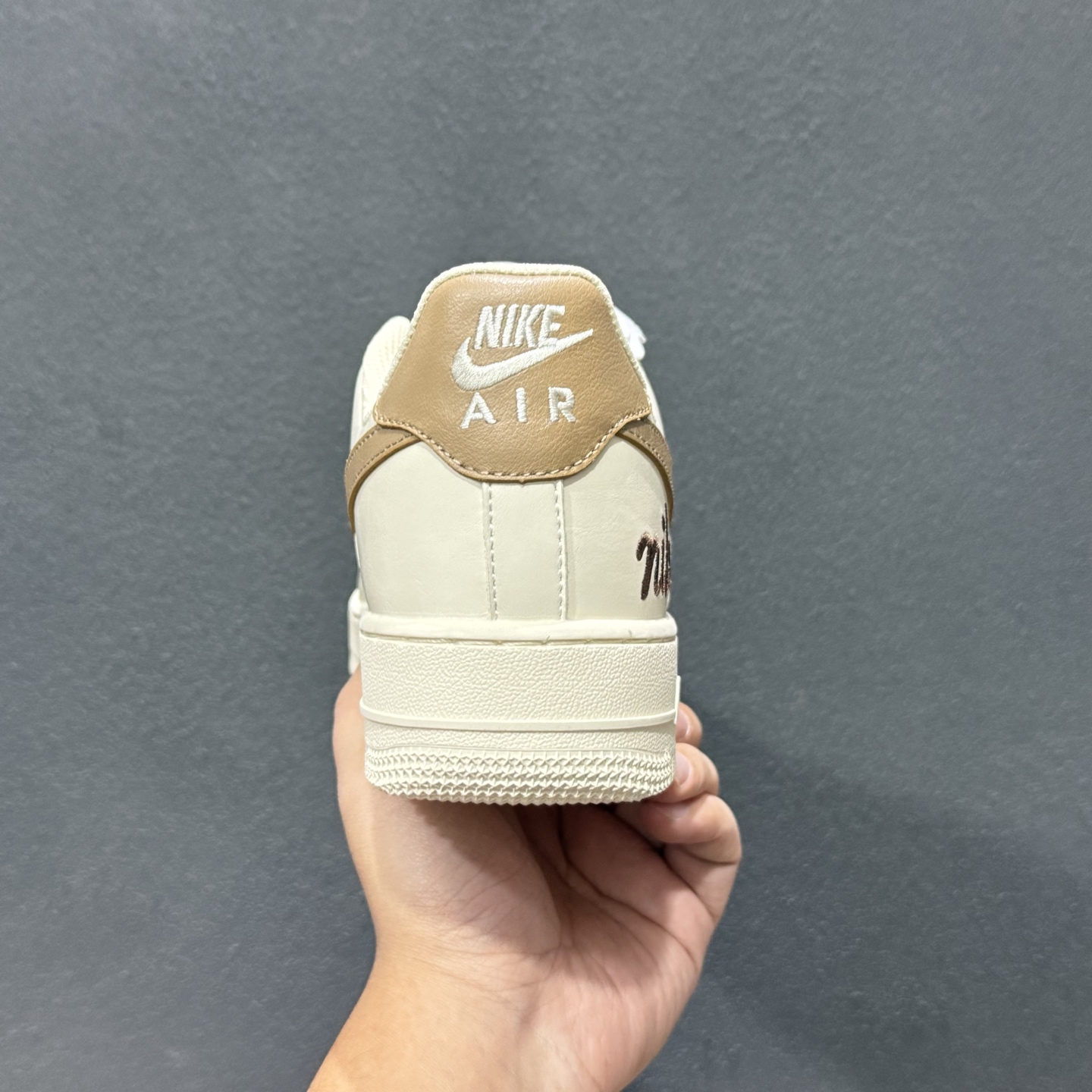 NIke Air Force 1 '07 Low 奶咖白棕三小勾 空军一号低帮 运动鞋 NH0601-584