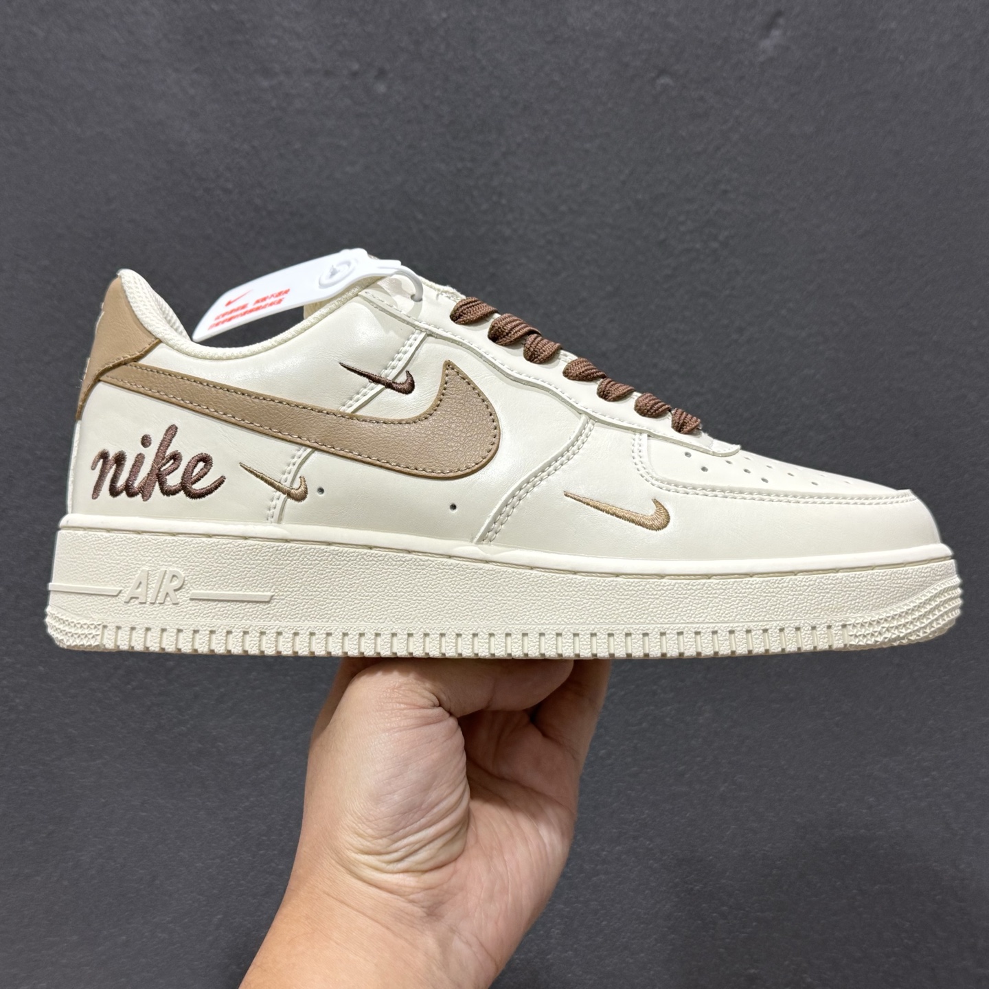 NIke Air Force 1 ’07 Low 奶咖白棕三小勾 空军一号低帮 运动鞋 NH0601-584