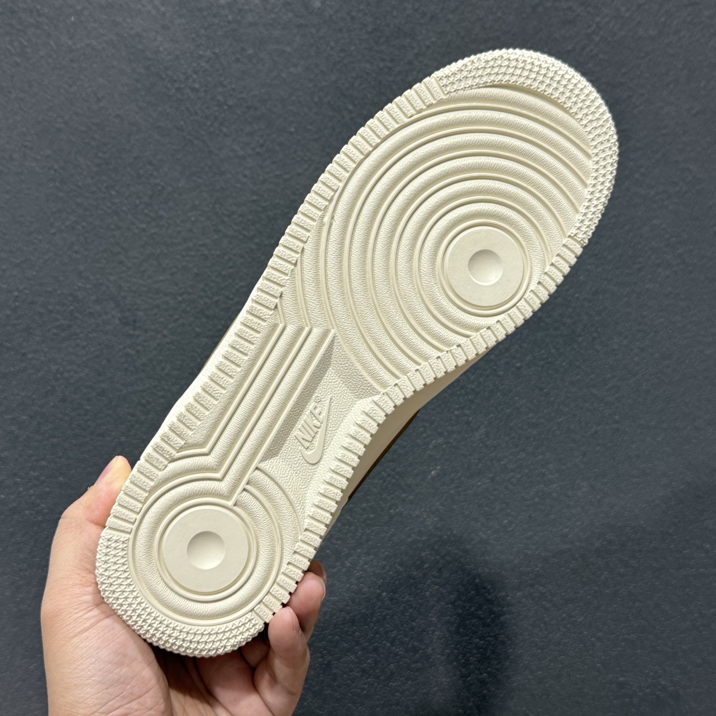 NIke Air Force 1 '07 Low 奶咖白棕三小勾 空军一号低帮 运动鞋 NH0601-584