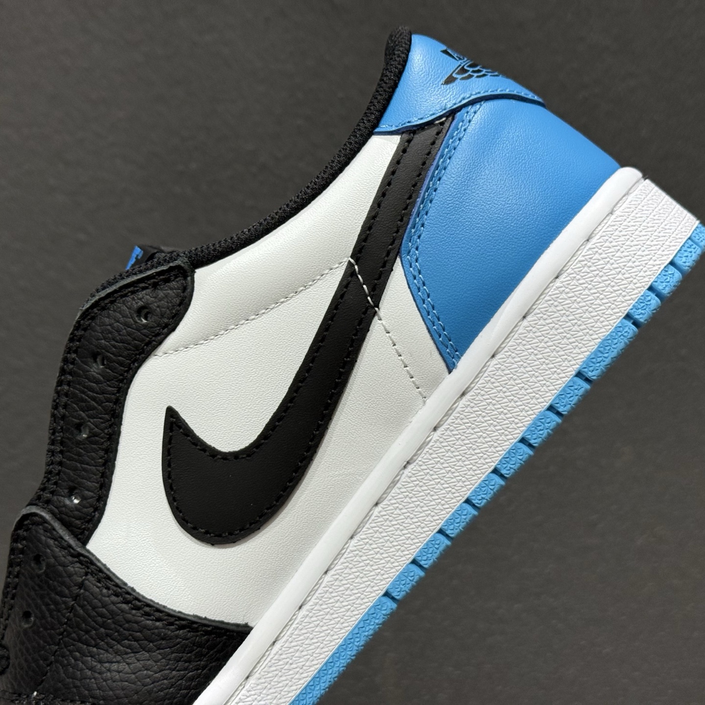 Jordan Air Jordan 1 Low “Obsidian” 耐磨透气 低帮 复古篮球鞋 男款 黑白蓝 CZ0790-400