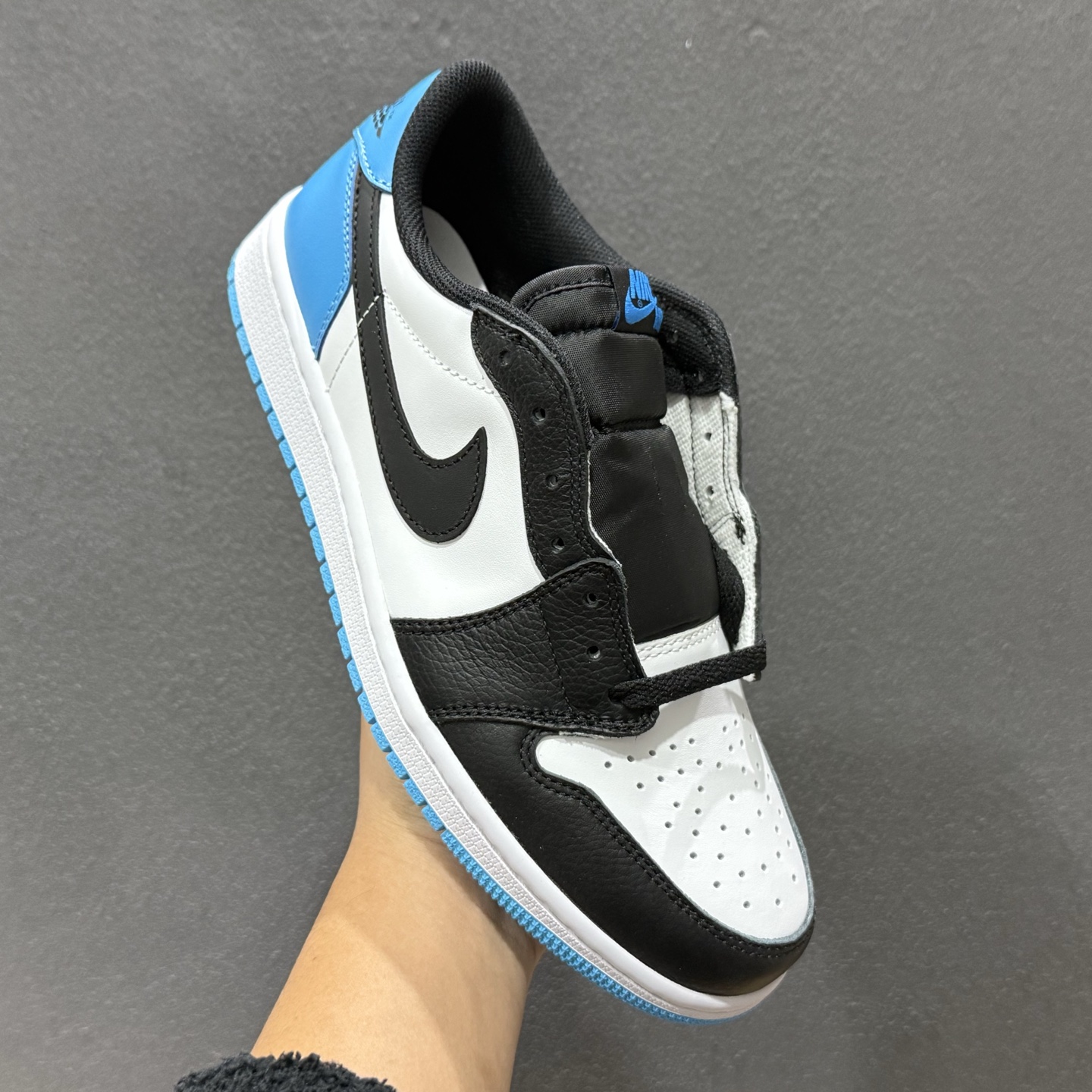 Jordan Air Jordan 1 Low “Obsidian” 耐磨透气 低帮 复古篮球鞋 男款 黑白蓝 CZ0790-400