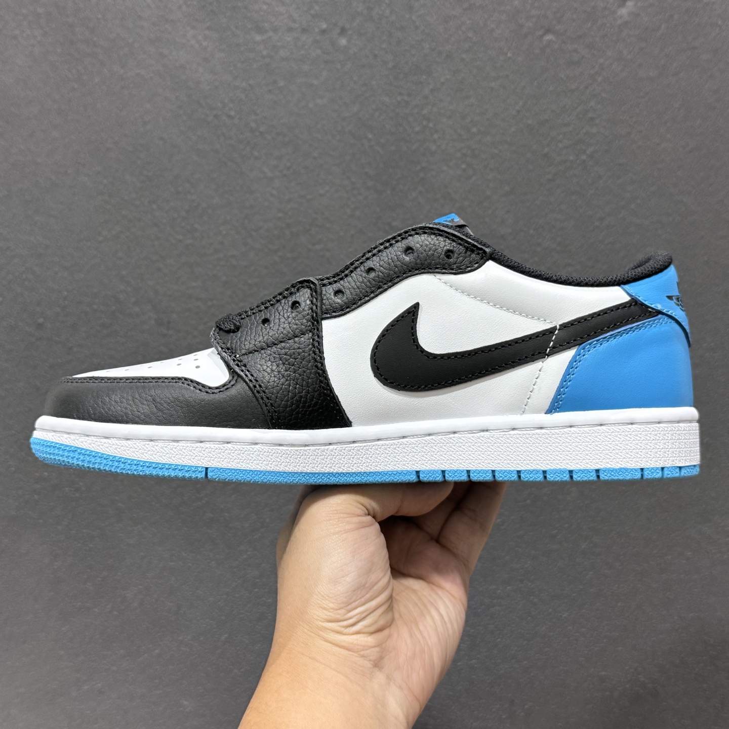 Jordan Air Jordan 1 Low “Obsidian” 耐磨透气 低帮 复古篮球鞋 男款 黑白蓝 CZ0790-400