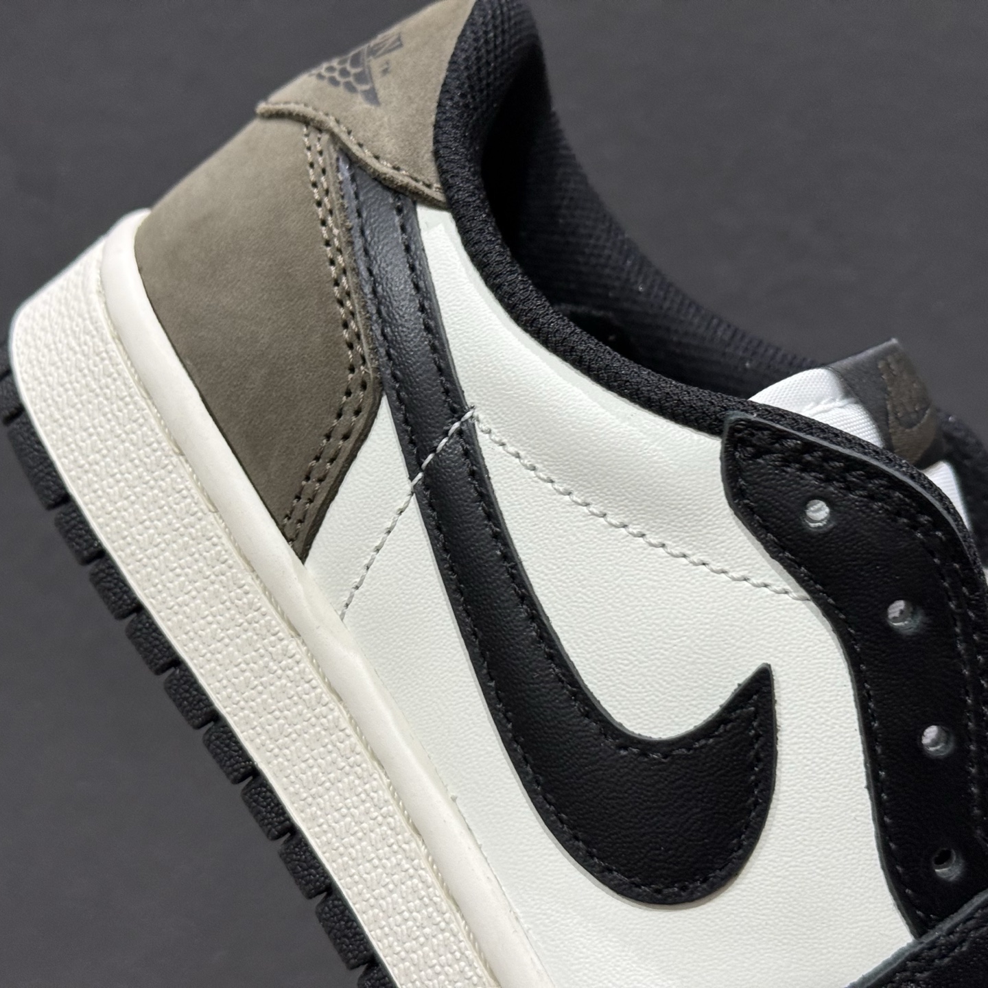 Jordan Air Jordan 1 Low “Obsidian” 耐磨透气 低帮 复古篮球鞋 男款 黑白蓝 CZ0790-102