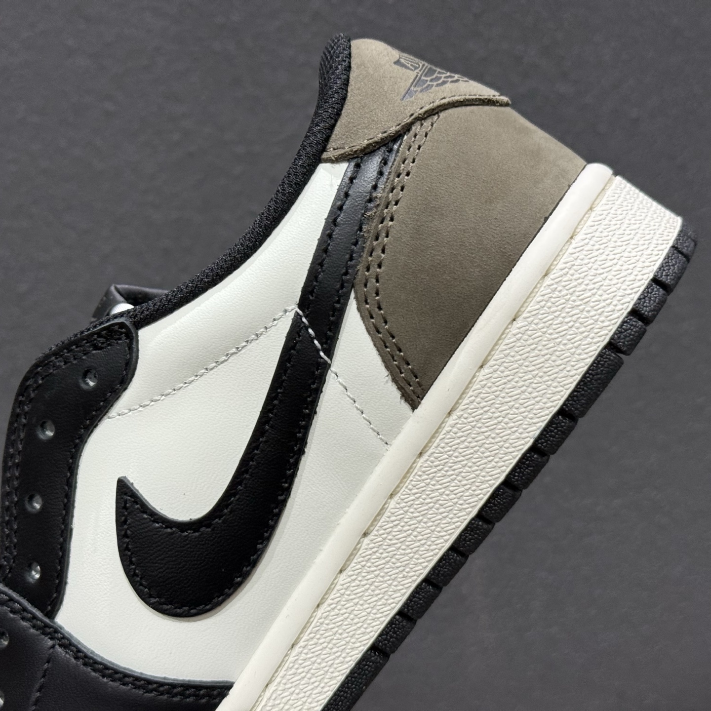 Jordan Air Jordan 1 Low “Obsidian” 耐磨透气 低帮 复古篮球鞋 男款 黑白蓝 CZ0790-102