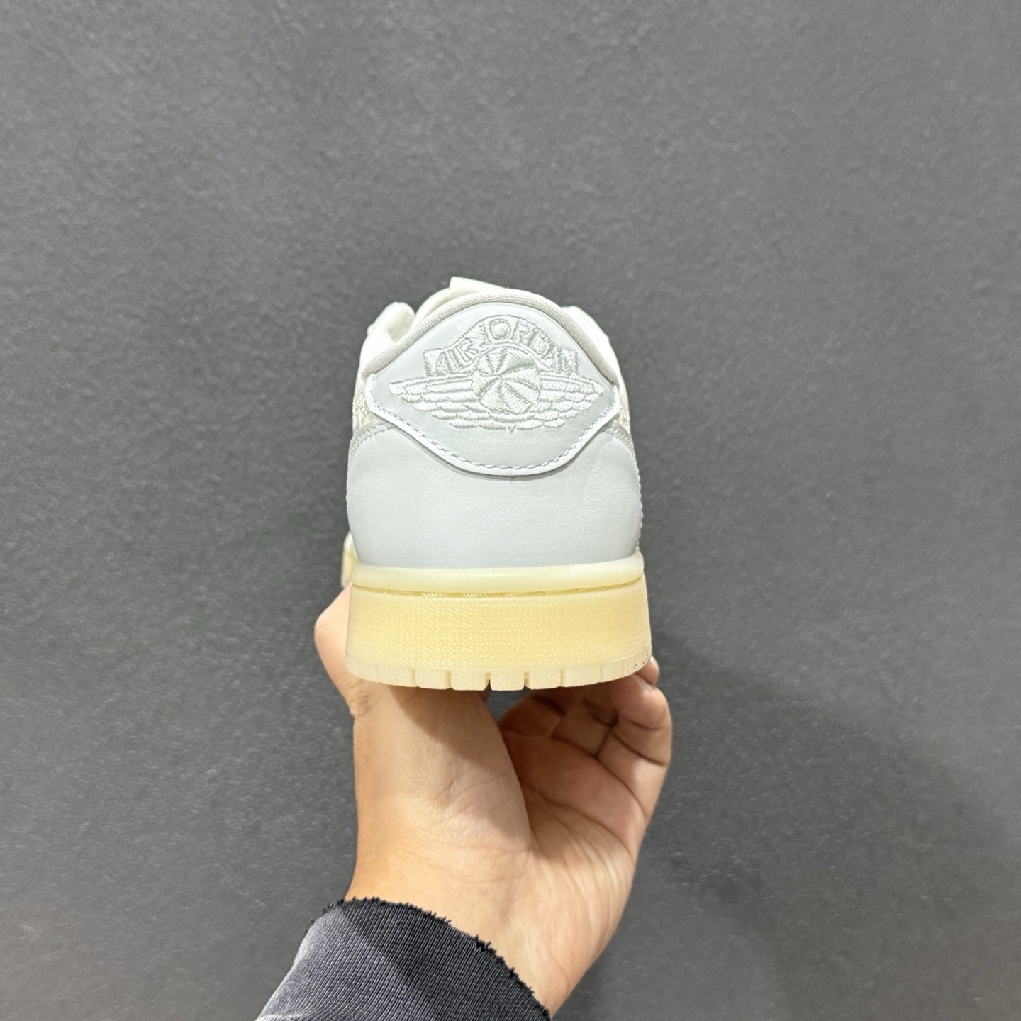 300 Air Jordan 1 AJ1乔1低帮休闲板鞋 IF4391-100