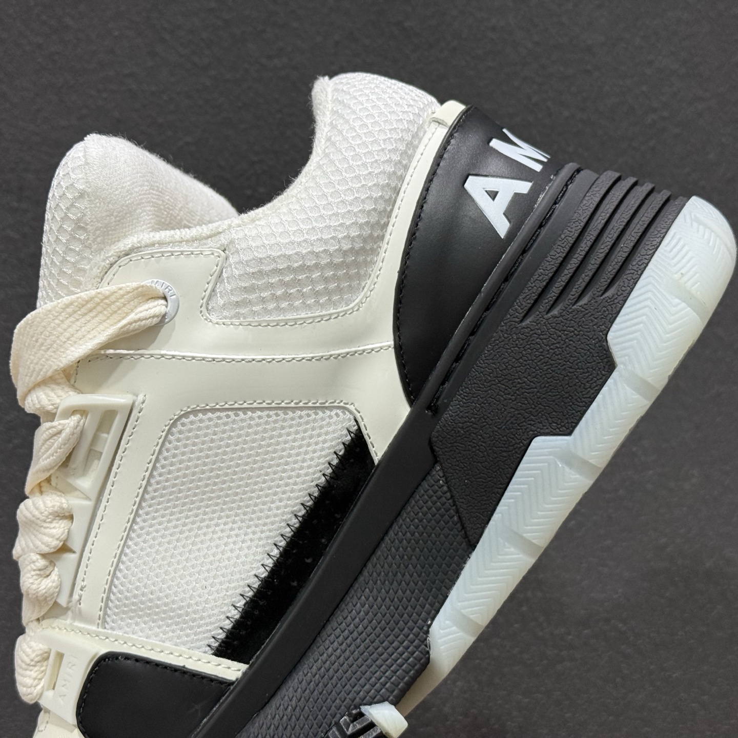 Amiri 埃米尔2MA-1 情侣款面包鞋 1217171 Amiri 埃米尔2MA-1 情侣款面包鞋 1217171