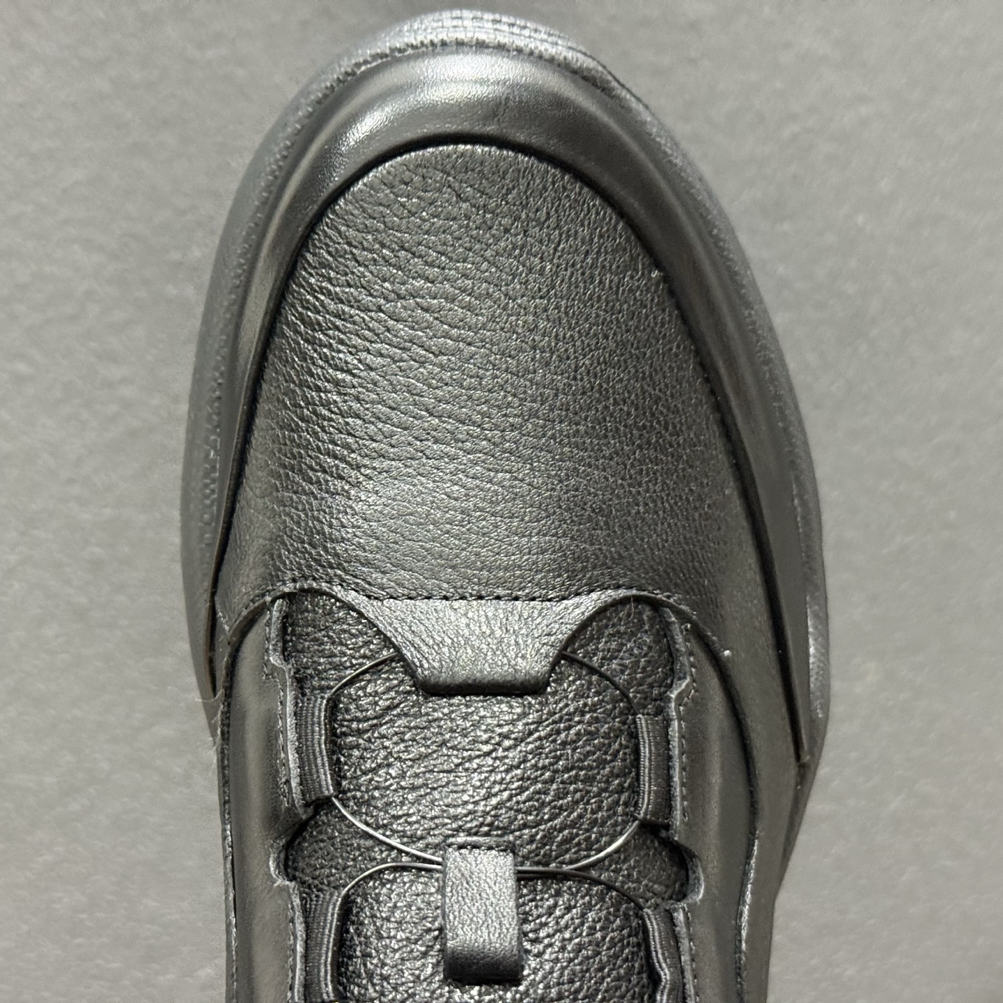 Ecco/爱步 旋转扣皮面经典百搭时尚休闲鞋 10111