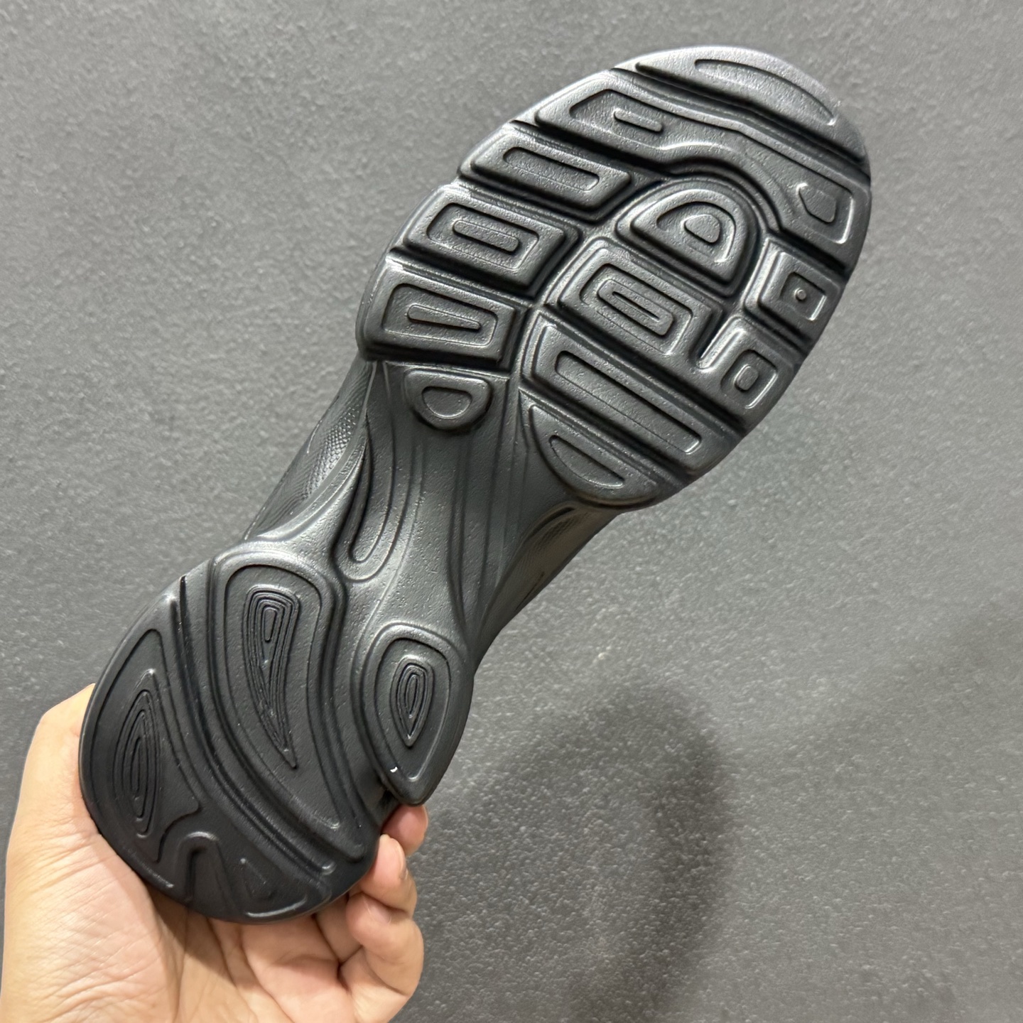 Ecco/爱步 旋转扣皮面经典百搭时尚休闲鞋 10111