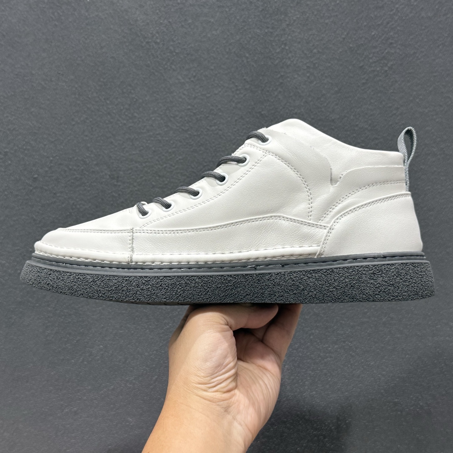 320 ECCO爱步中高帮男鞋 热门销售款式 城市休闲系列 气质百搭潮酷板鞋